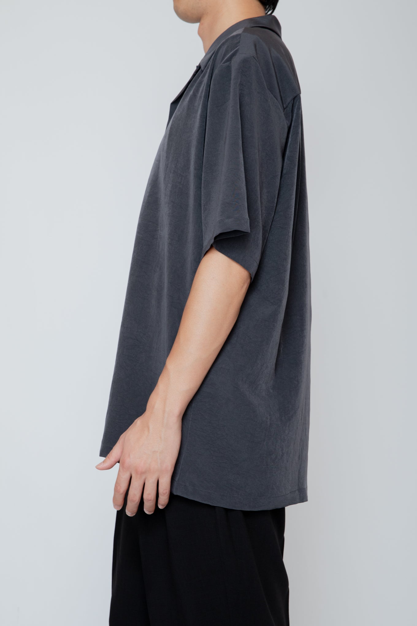 OPEN COLLAR S/S SHIRT / CHARCOAL