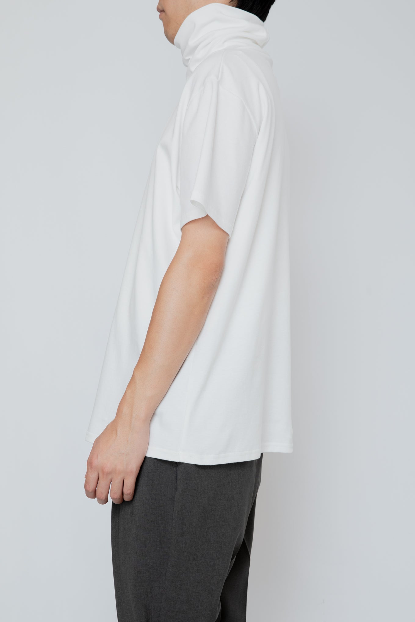 HIGH NECK S/S T-SHIRT / WHITE