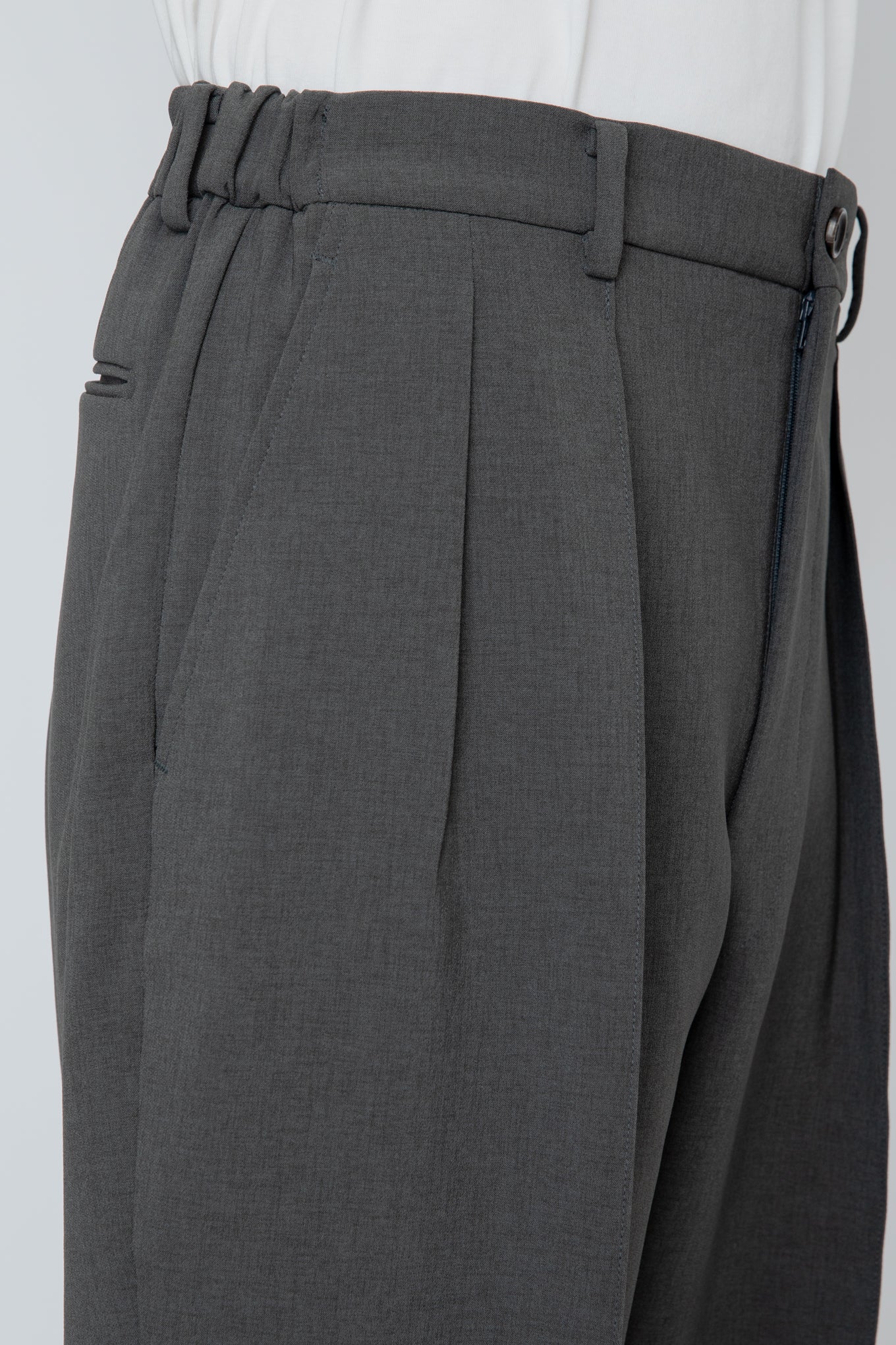 DOUBLE CLOTH SHIRRING TROUSERS / SLATE GRAY