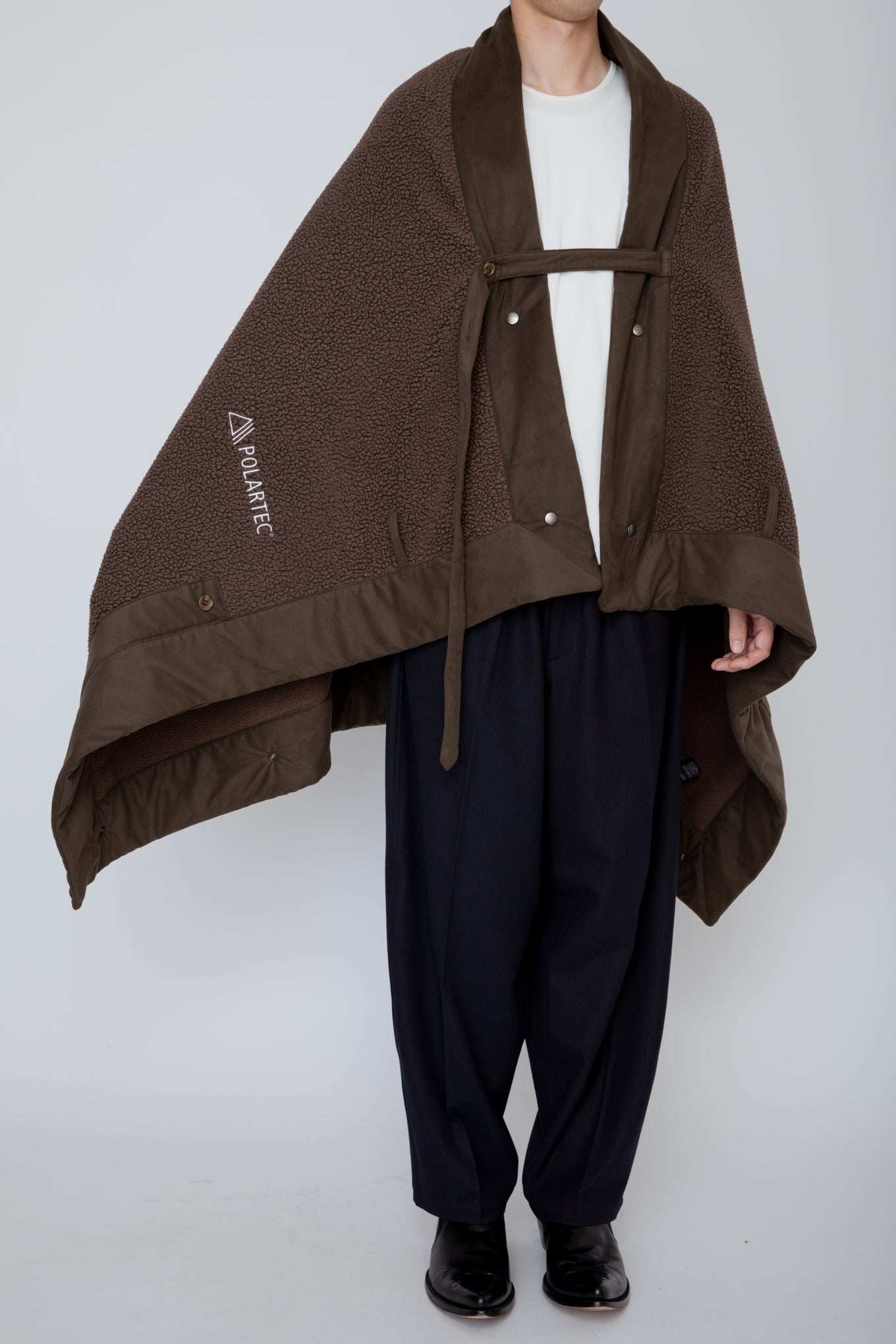 BLANKET MANTLE / SEPIA