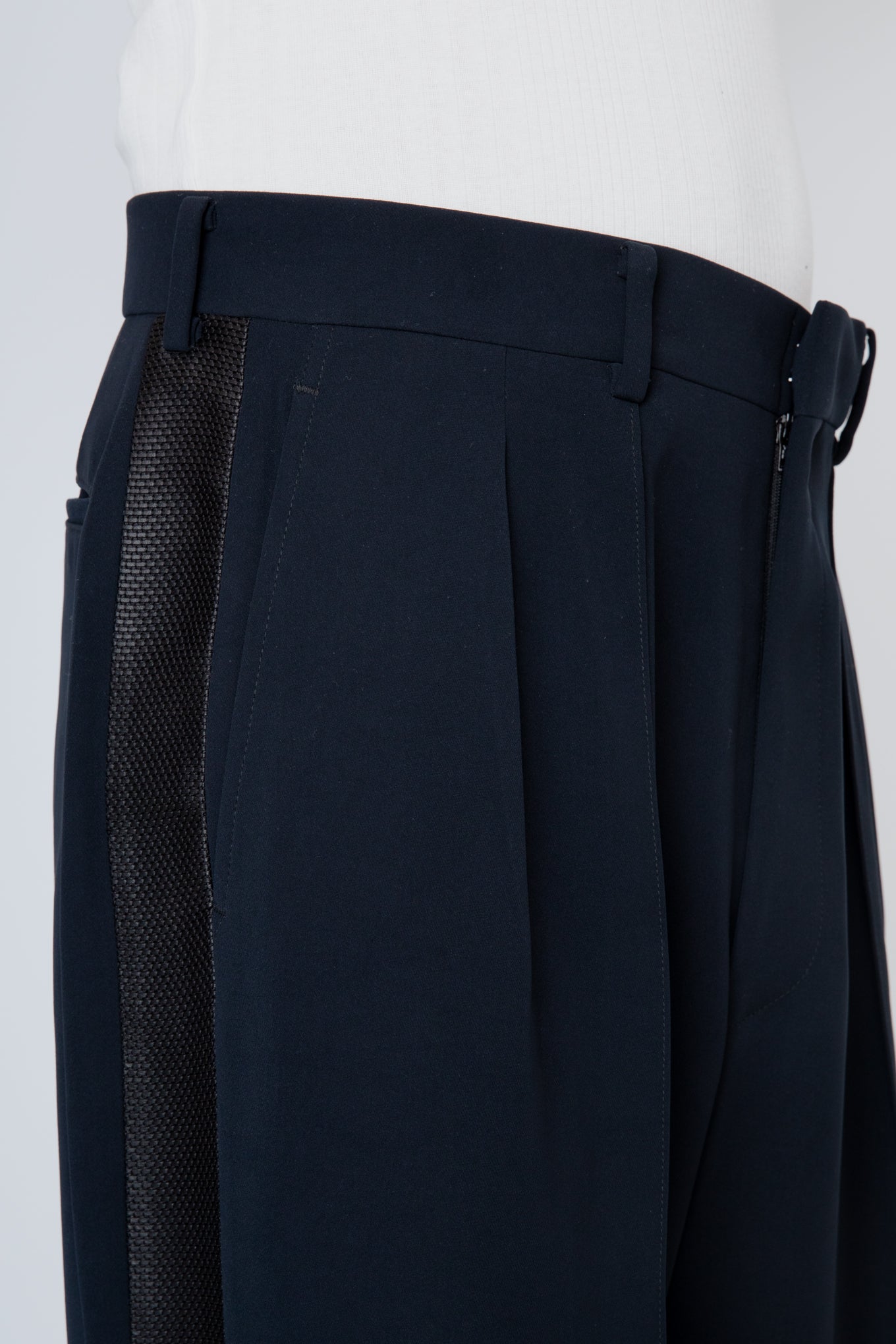 SIDE STRIPE TROUSERS / NAVY x BLACK