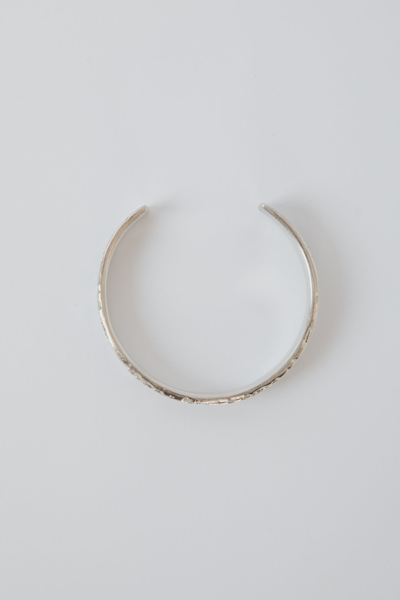 NARROW BANGLE / TIN