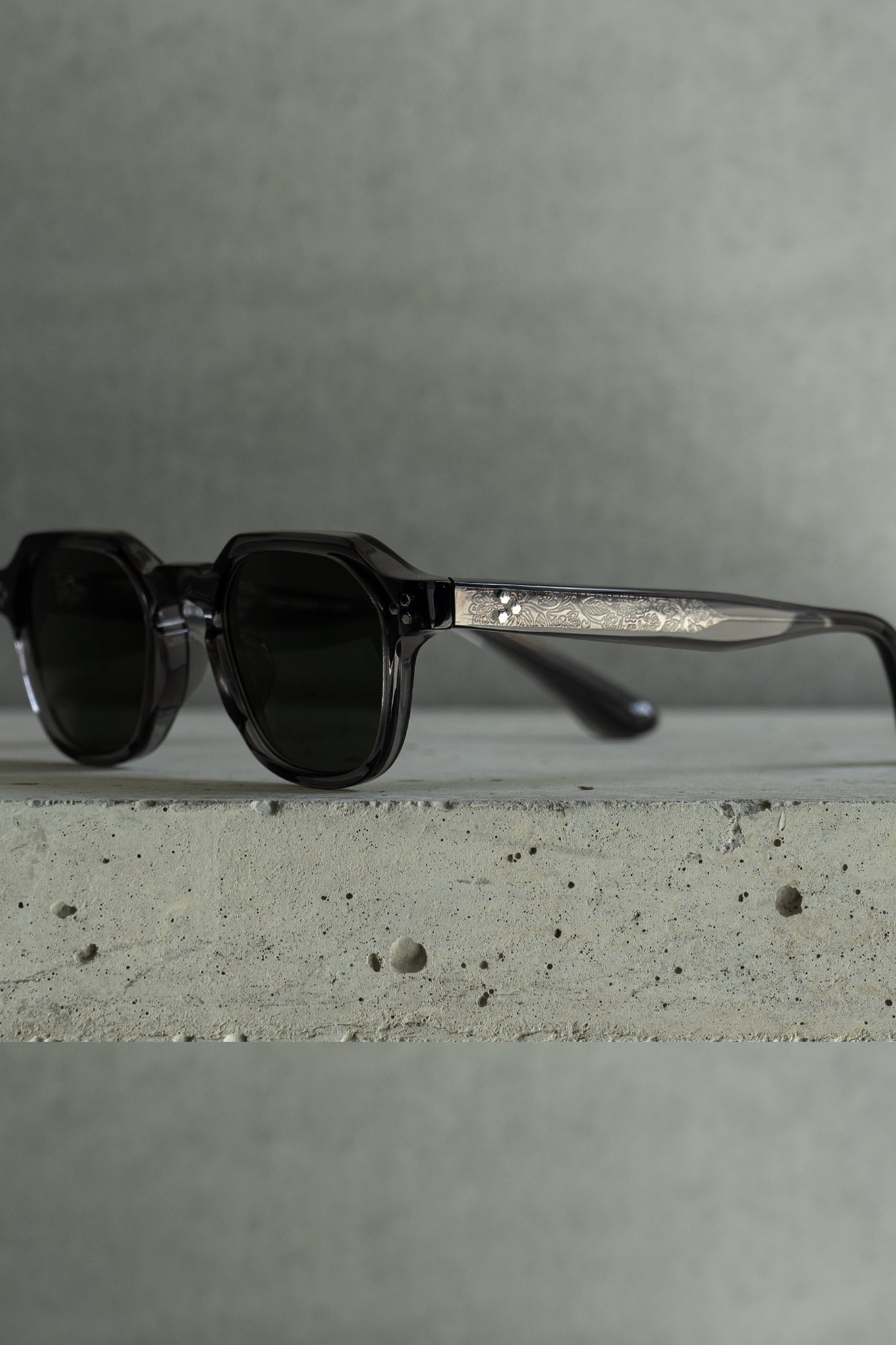 DJET / FRAME-SMOKE LENS- BLACK