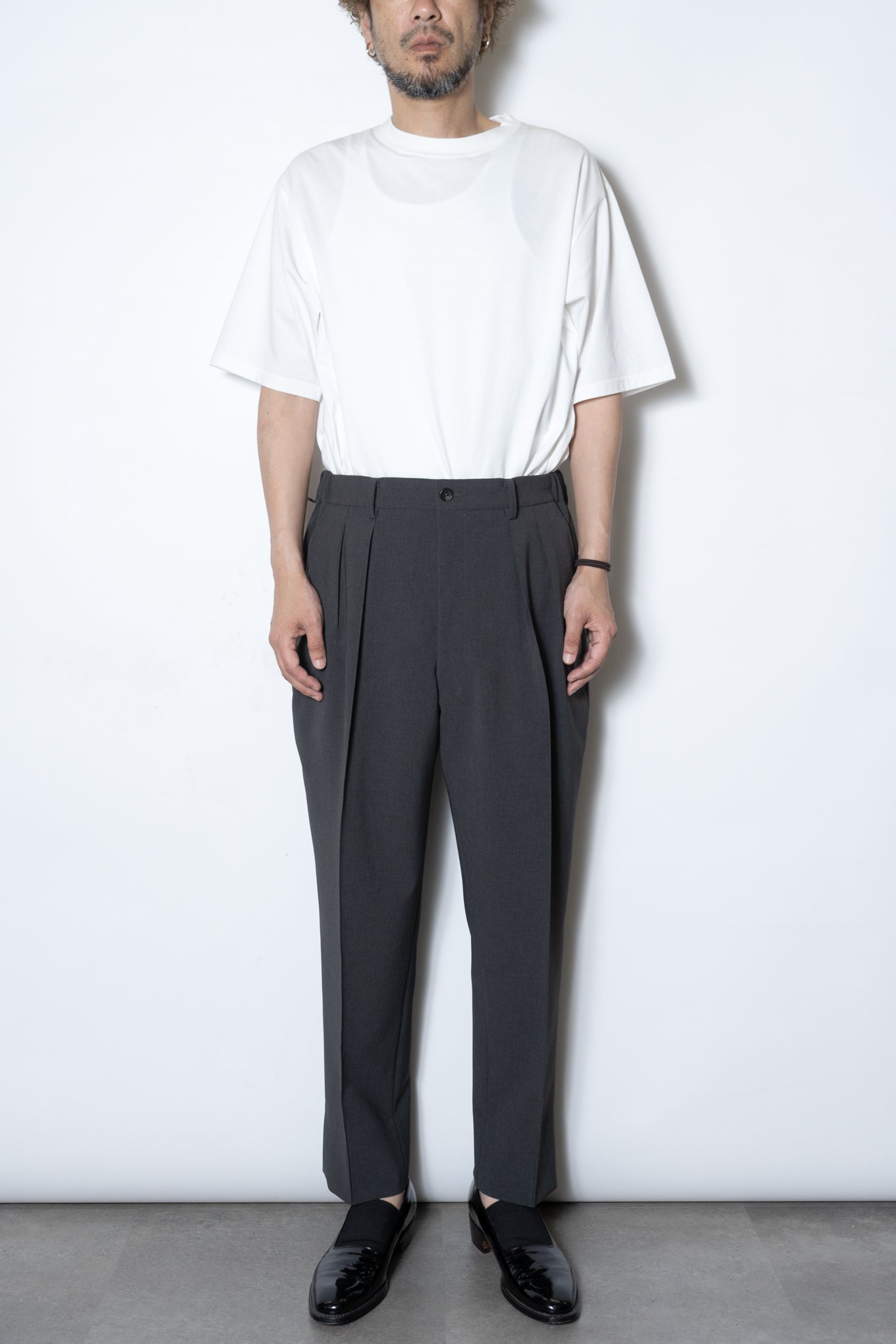 DOUBLE CLOTH SHIRRING TROUSERS / SLATE GRAY