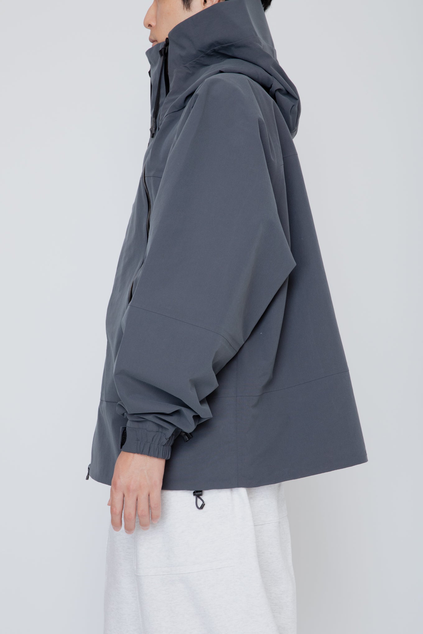 BREATHABLE WATERPROOF MOUTAIN PARKA / CHARCOAL