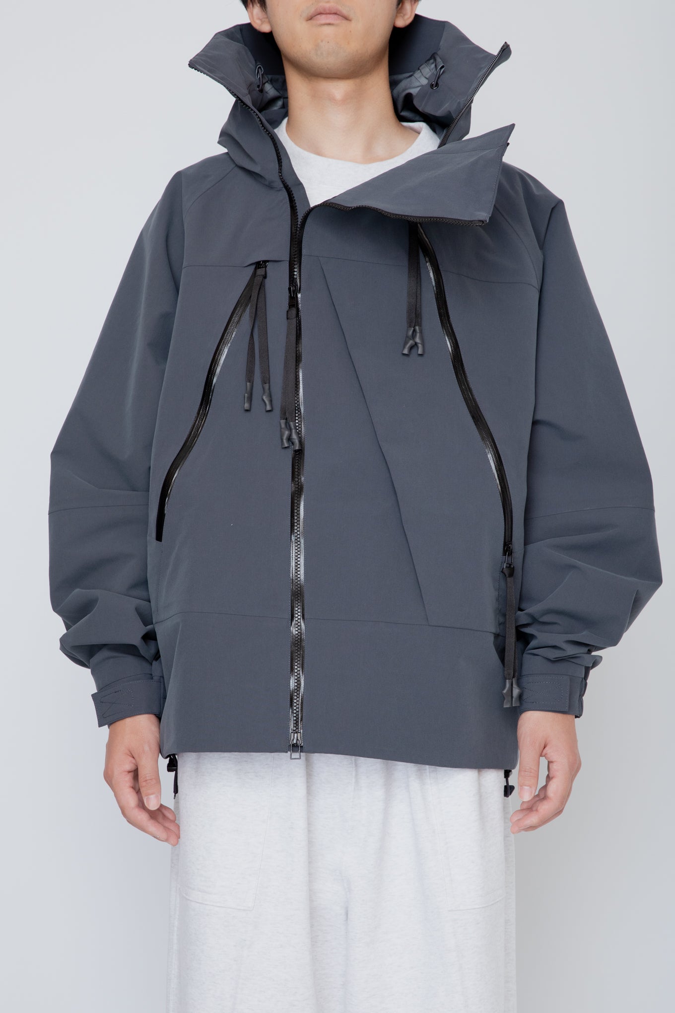 BREATHABLE WATERPROOF MOUTAIN PARKA / CHARCOAL