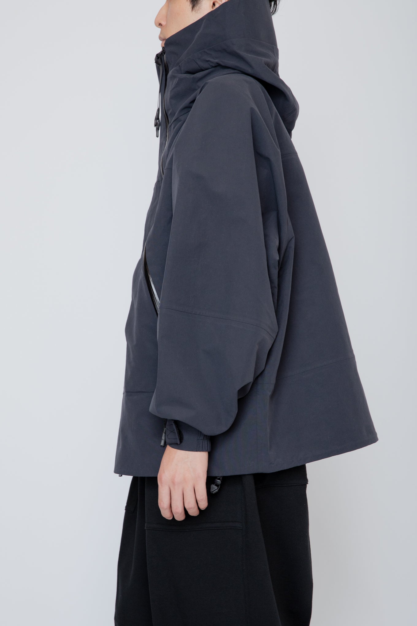 BREATHABLE WATERPROOF MOUTAIN PARKA / BLACK