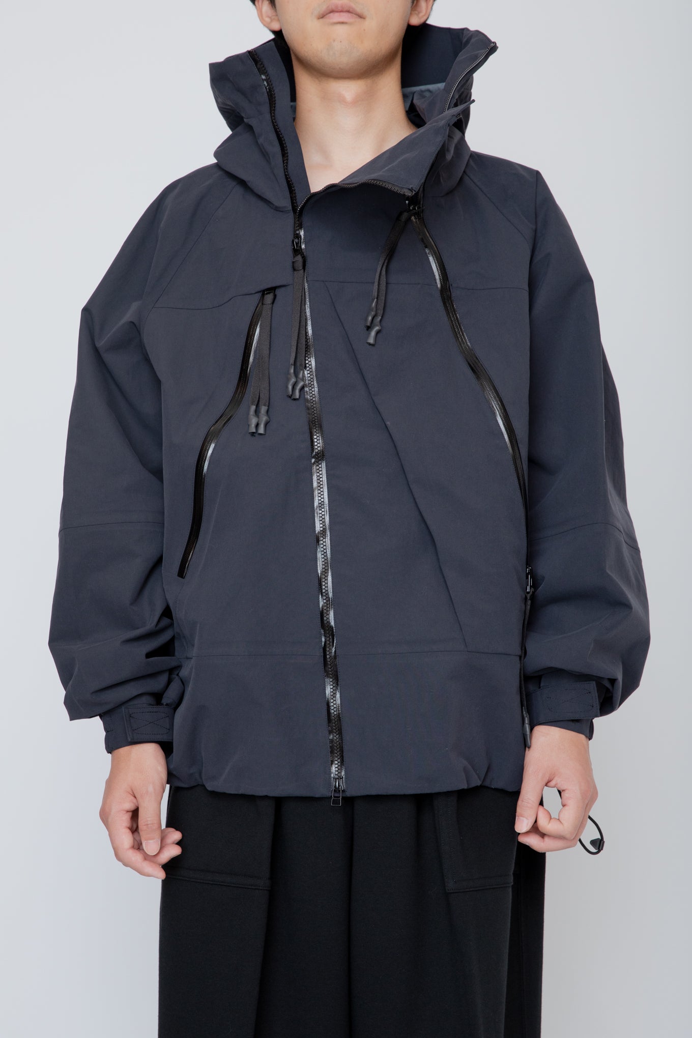 BREATHABLE WATERPROOF MOUTAIN PARKA / BLACK