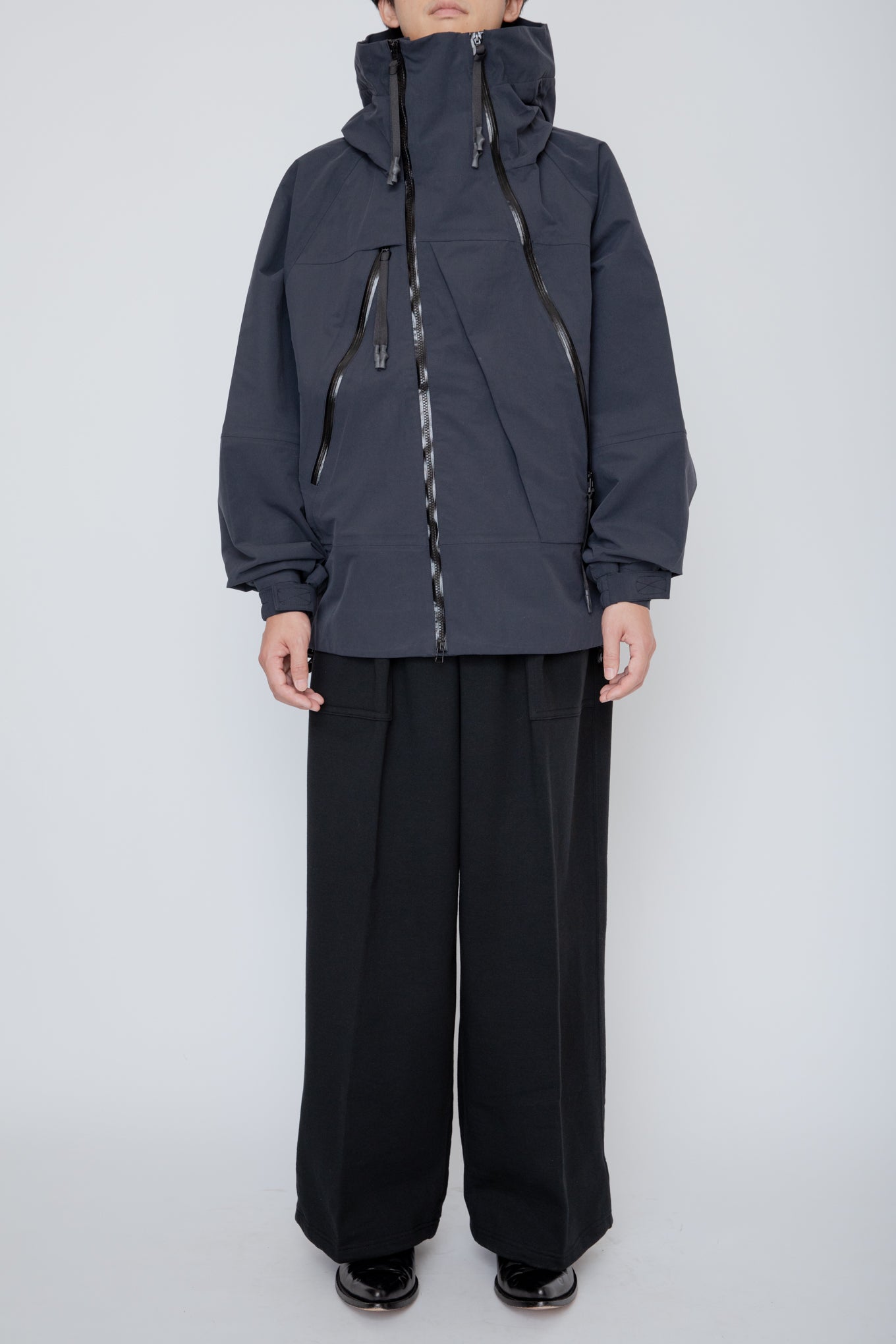 BREATHABLE WATERPROOF MOUTAIN PARKA / BLACK