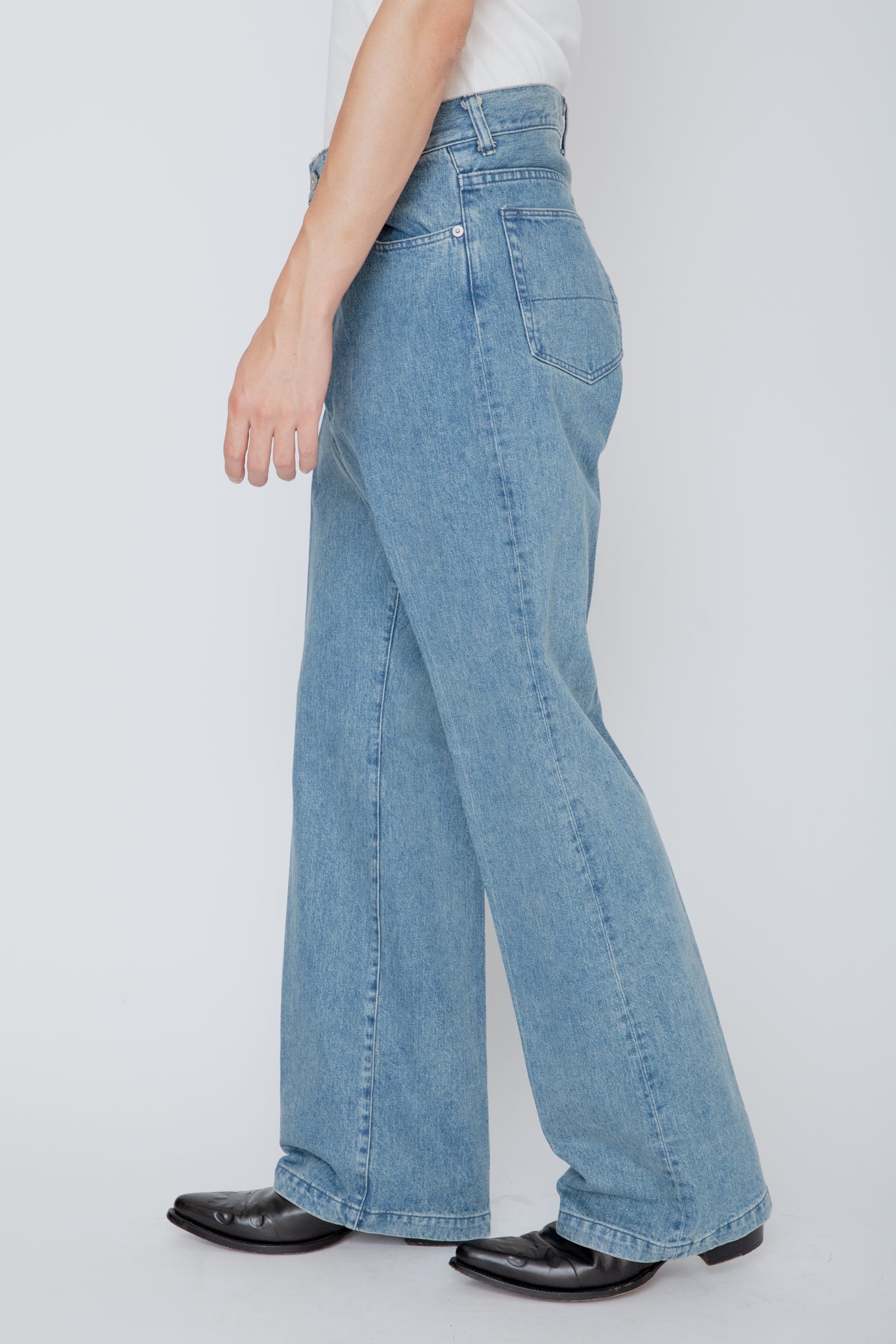 DENIM SEMI FLARED TROUSERS / LIGHT INDIGO