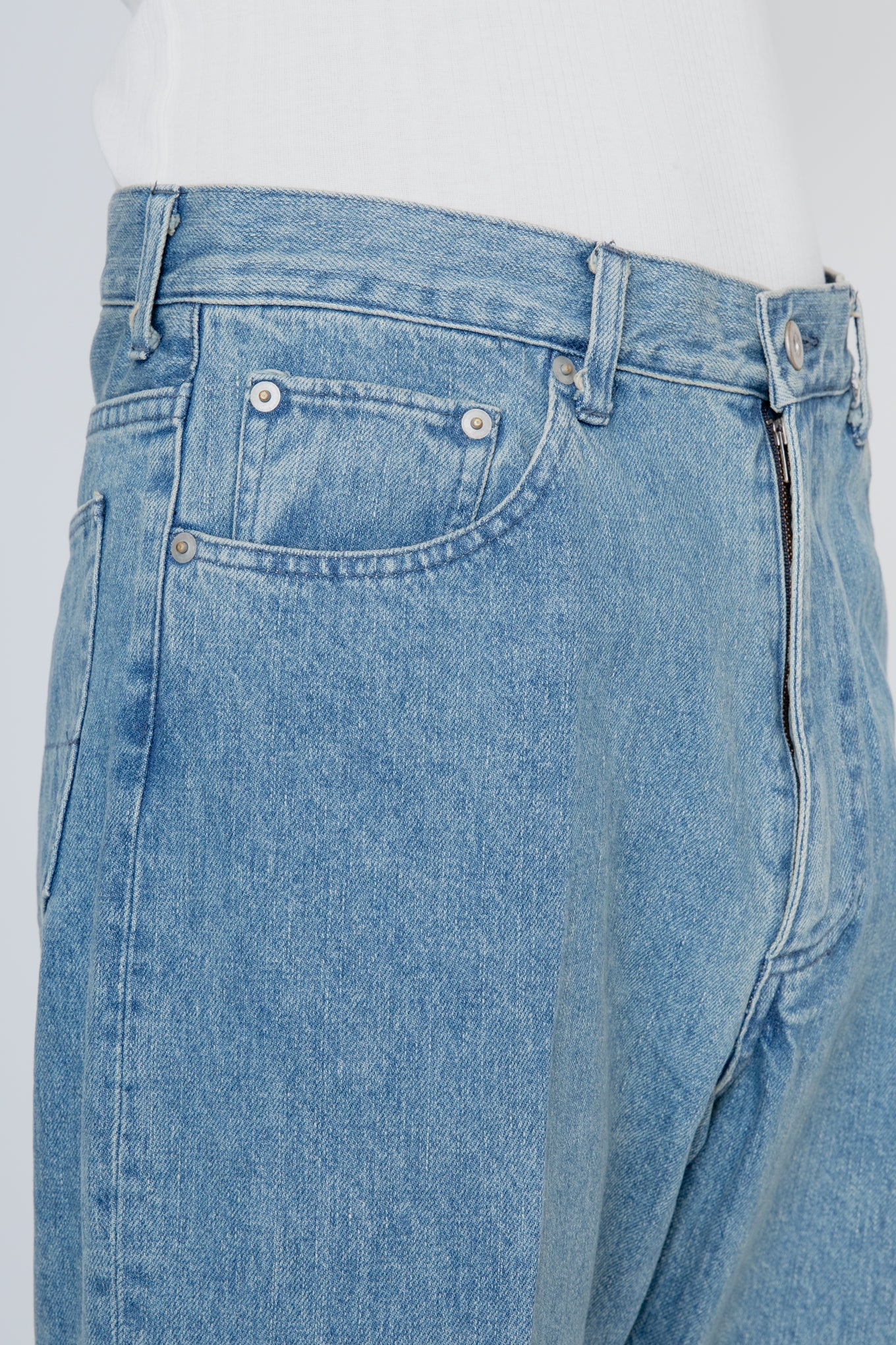 DENIM SEMI FLARED TROUSERS / LIGHT INDIGO