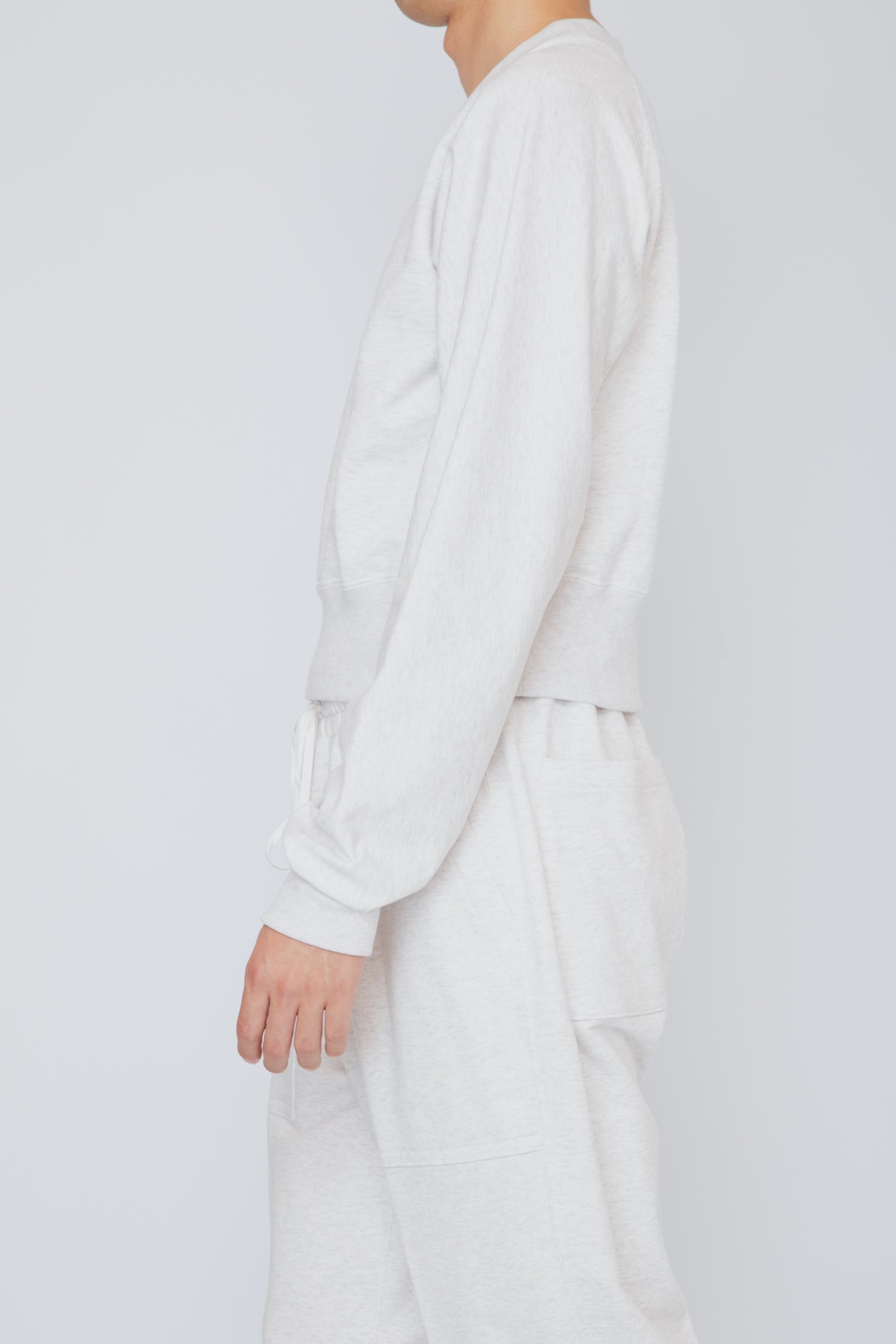 ONE-SIDE KIMONO SLEEVE SWEATSHIRT_TIGHT FIT / HEATHER WHITE