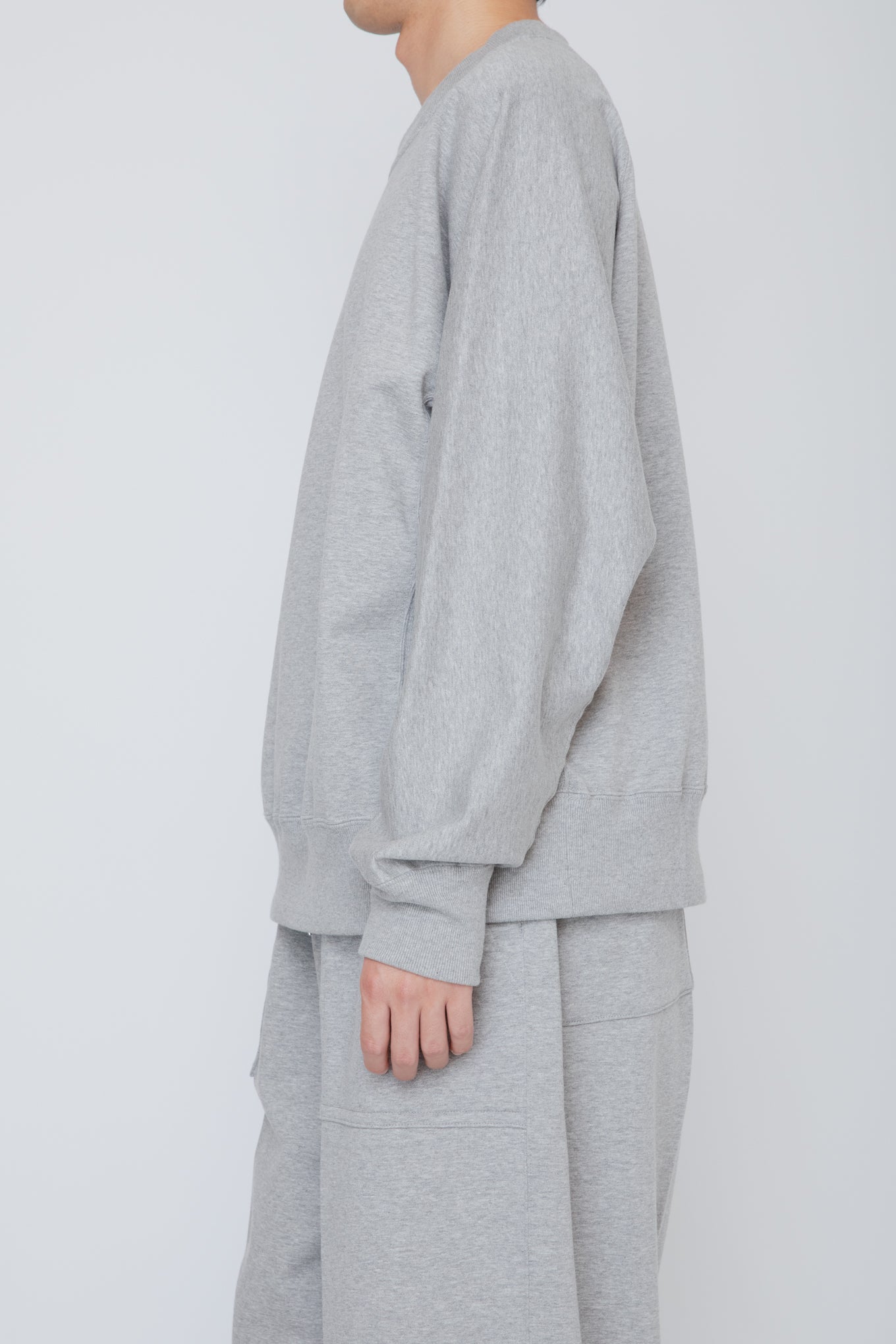 ONE-SIDE KIMONO SLEEVE SWEATSHIRT_LOOSE FIT / TOP GRAY