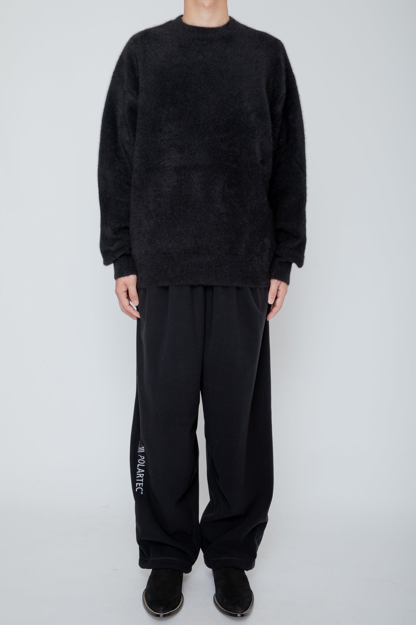FOX CASHMERE CREW NECK SWEATER / BLACK
