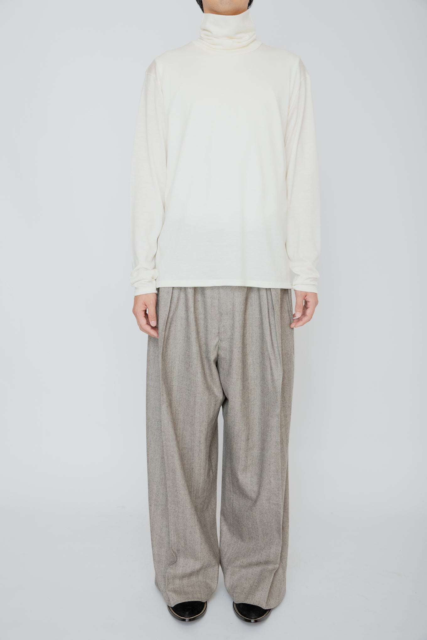 WASHABLE-WOOL HIGH NECK SHIRT / OFF WHITE