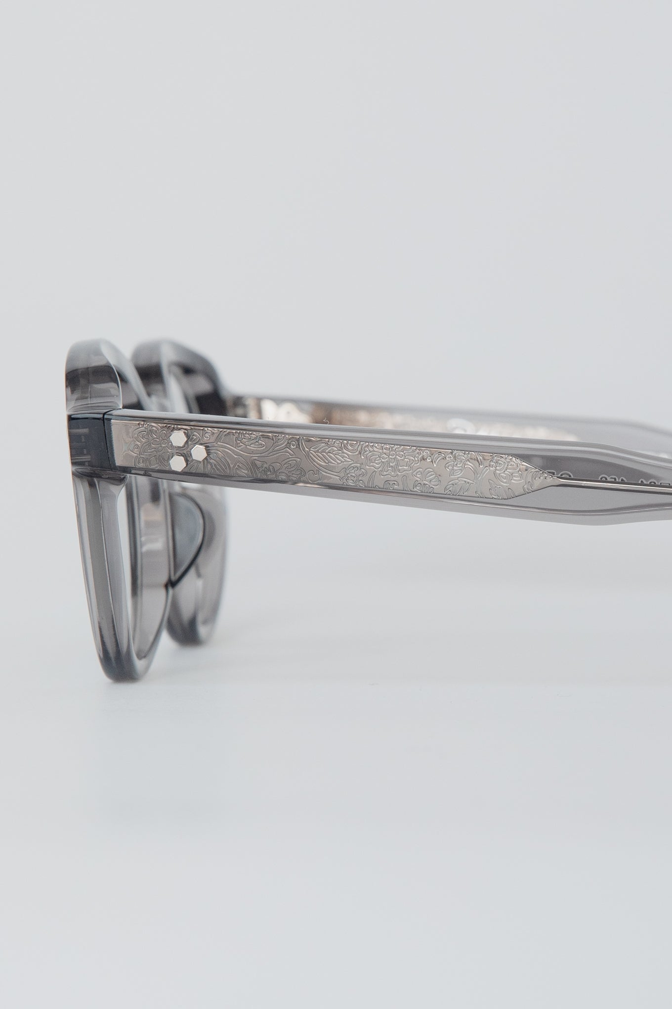 QUITO / FRAME-SMOKE LENS- CLEAR