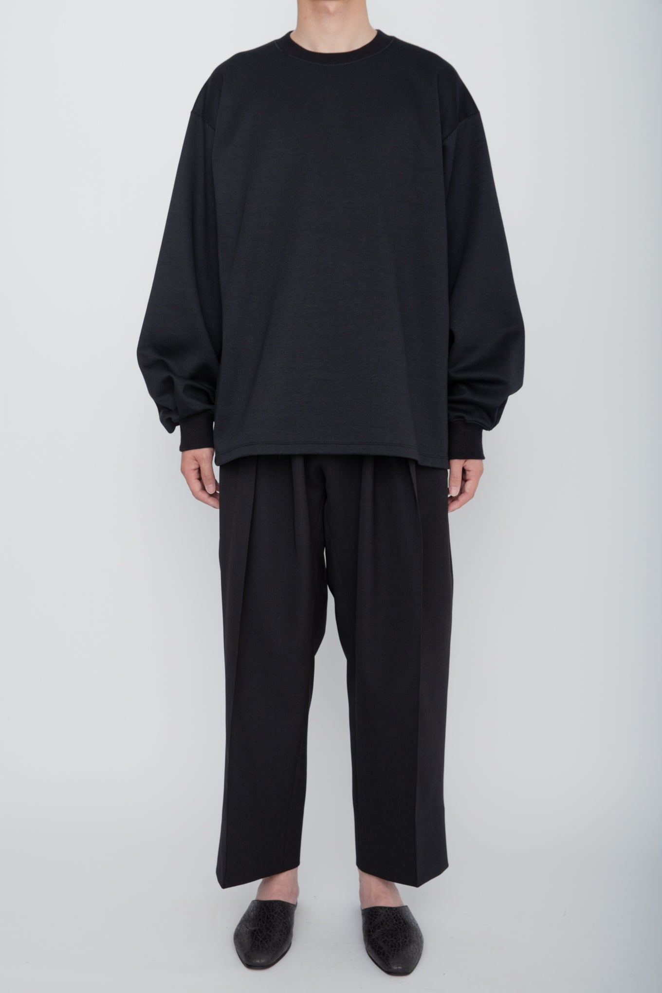 TUCK SLEEVE LONG TEE / BLACK