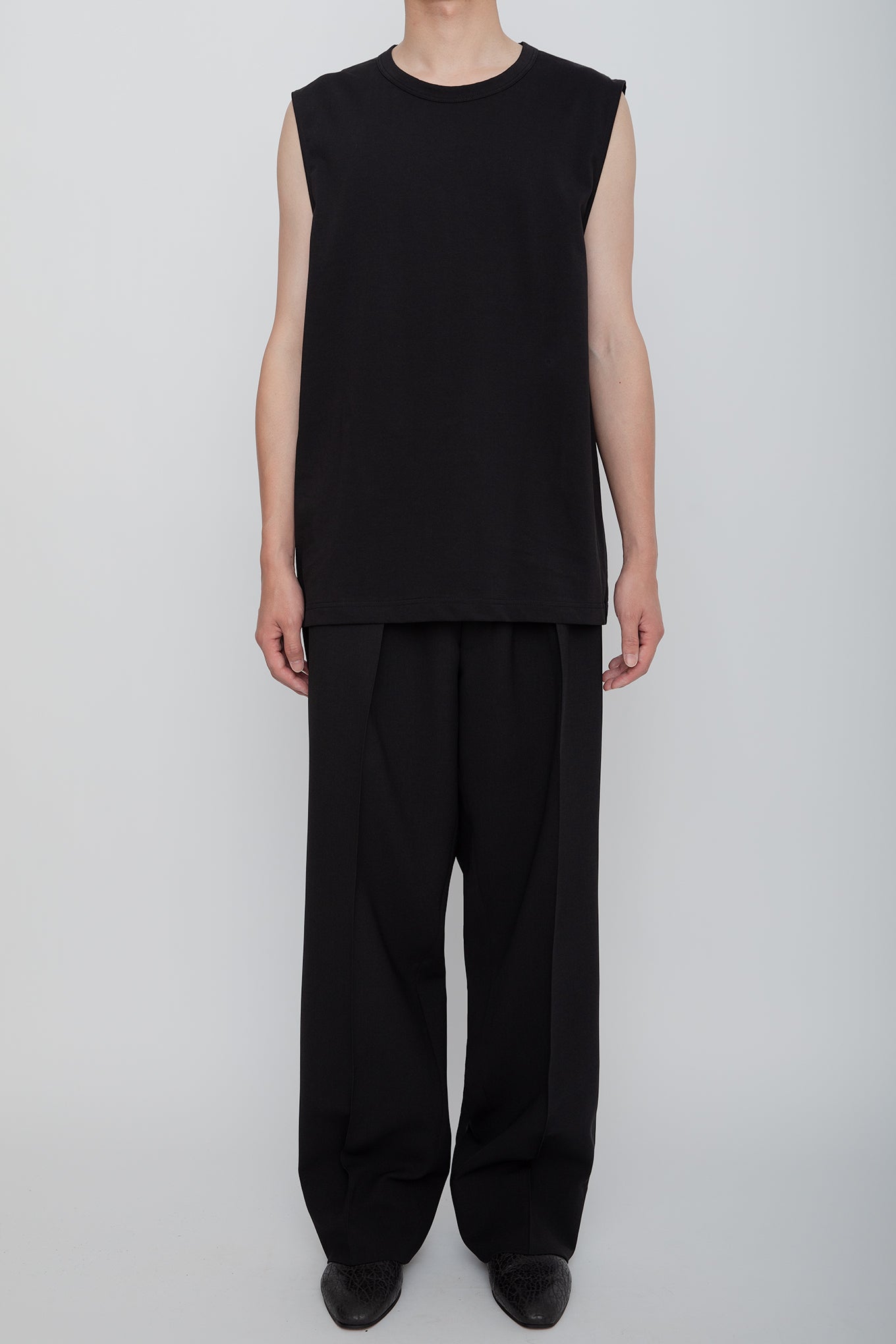 NO SLEEVE TEE / BLACK