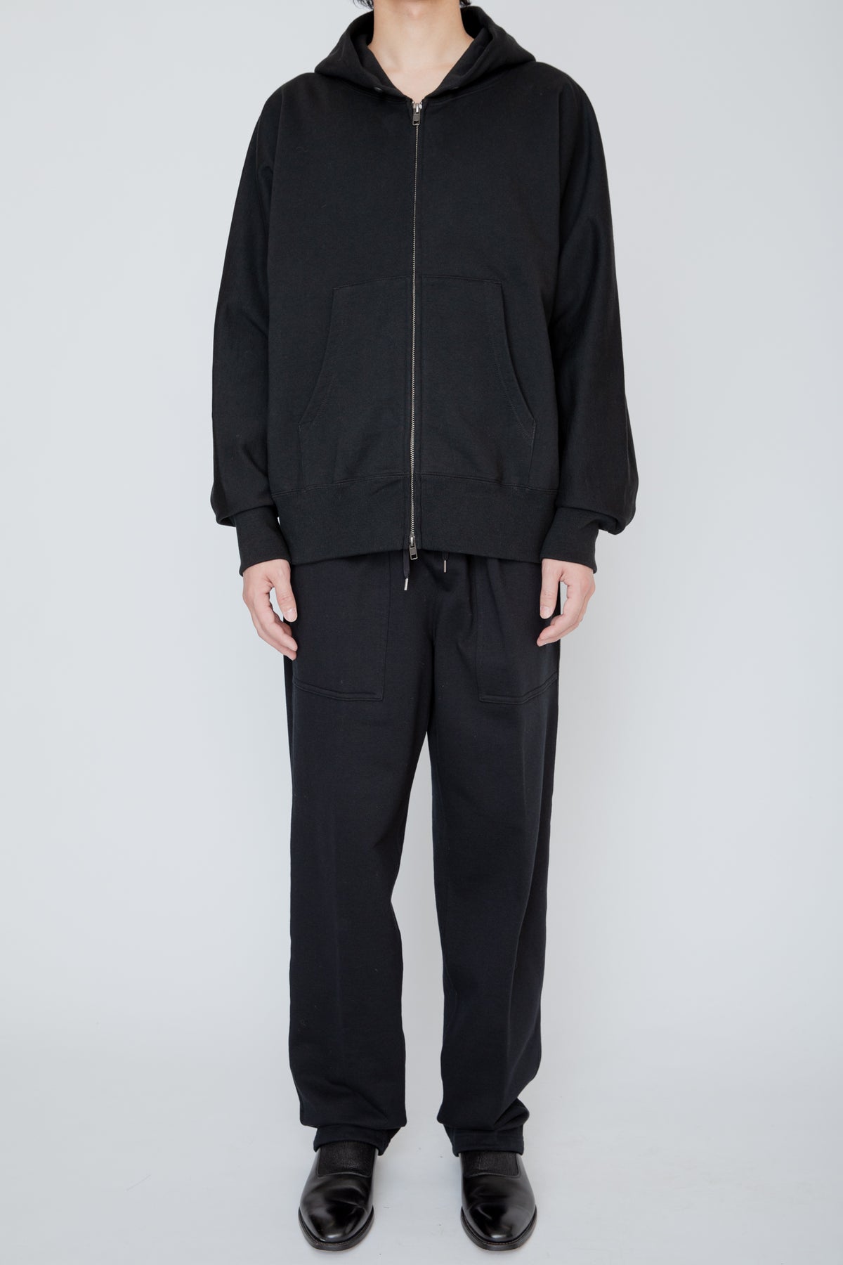 ONE-SIDE KIMONO SLEEVE ZIP-UP HOODIE_LOOSE FIT / BLACK