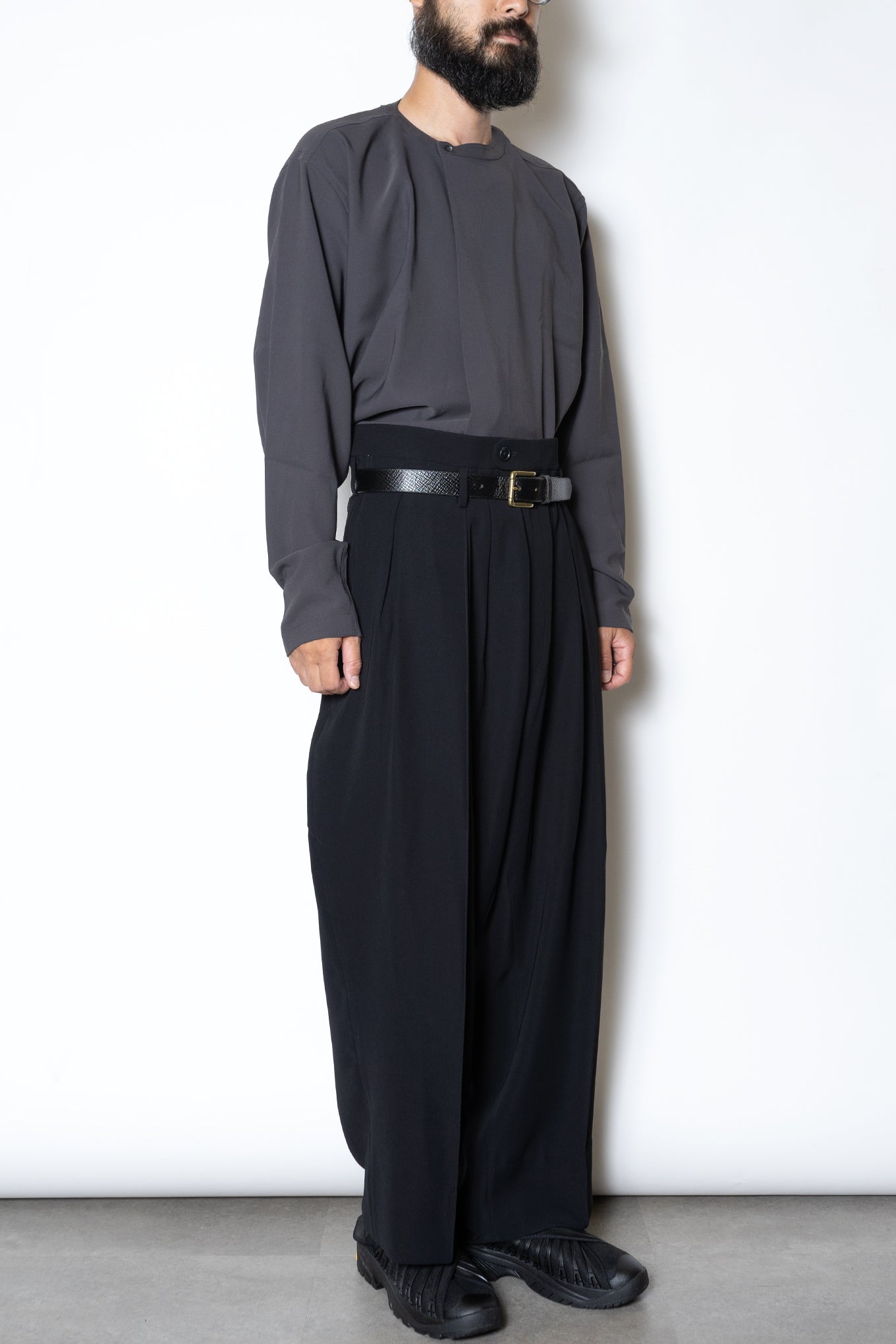 3-PLEATED TROUSERS / BLACK