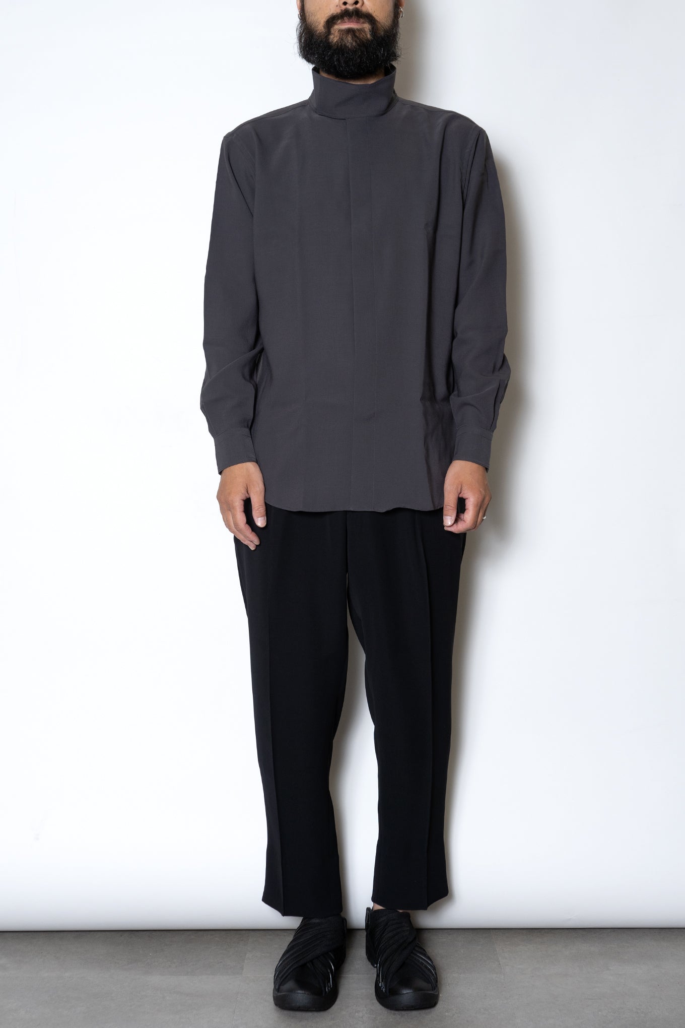 HIGH NECK COLLAR SHIRT / CHARCOAL – RAINMAKER KYOTO