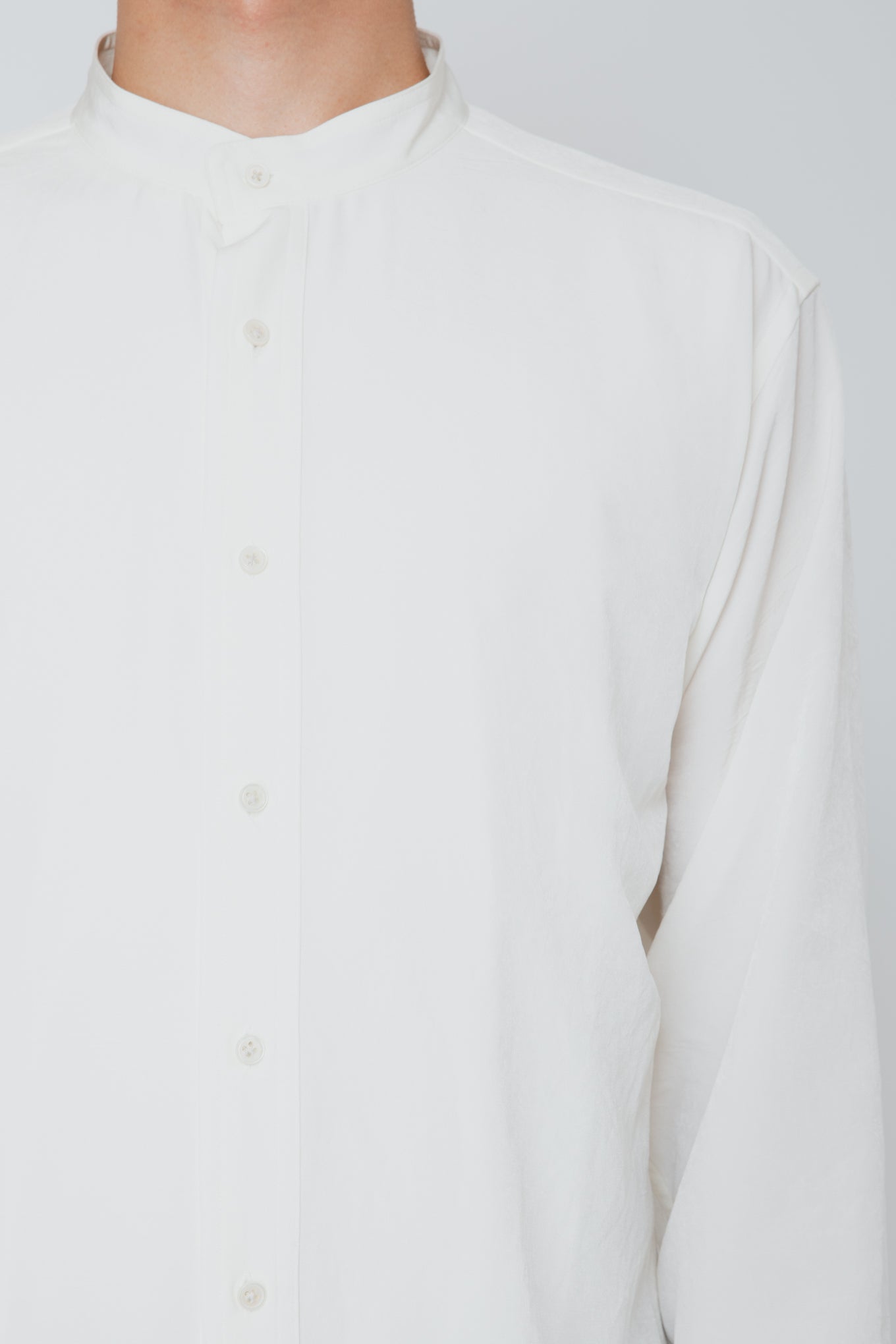 BAND COLLAR SHIRT / WHITE