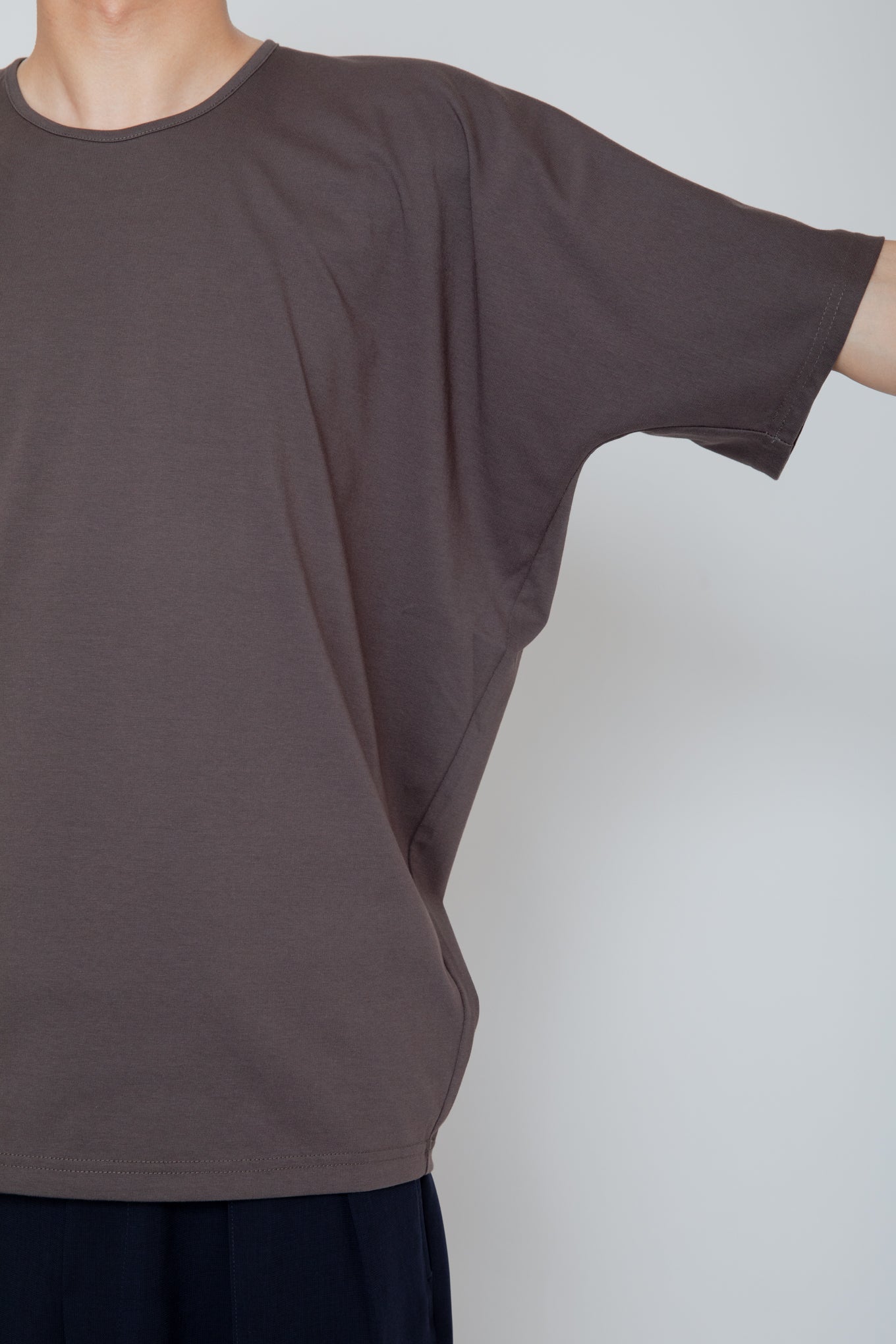 KIMONO SLEEVE T-SHIRT / CHARCOAL
