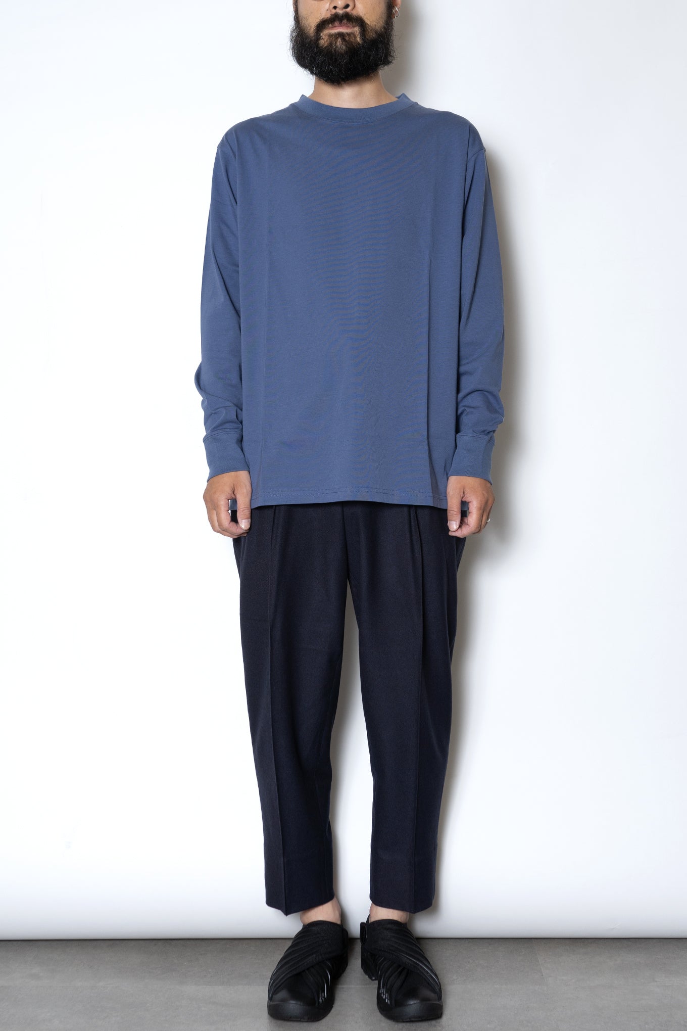 CREW-NECK LONG T-SHIRT / FADE BLUE