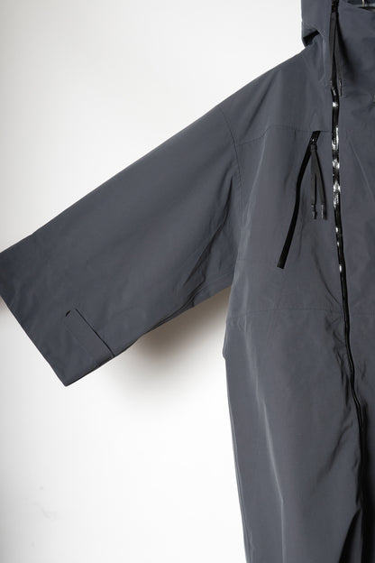 BREATHABLE WATERPROOF MOUNTAIN COAT / CHARCOAL