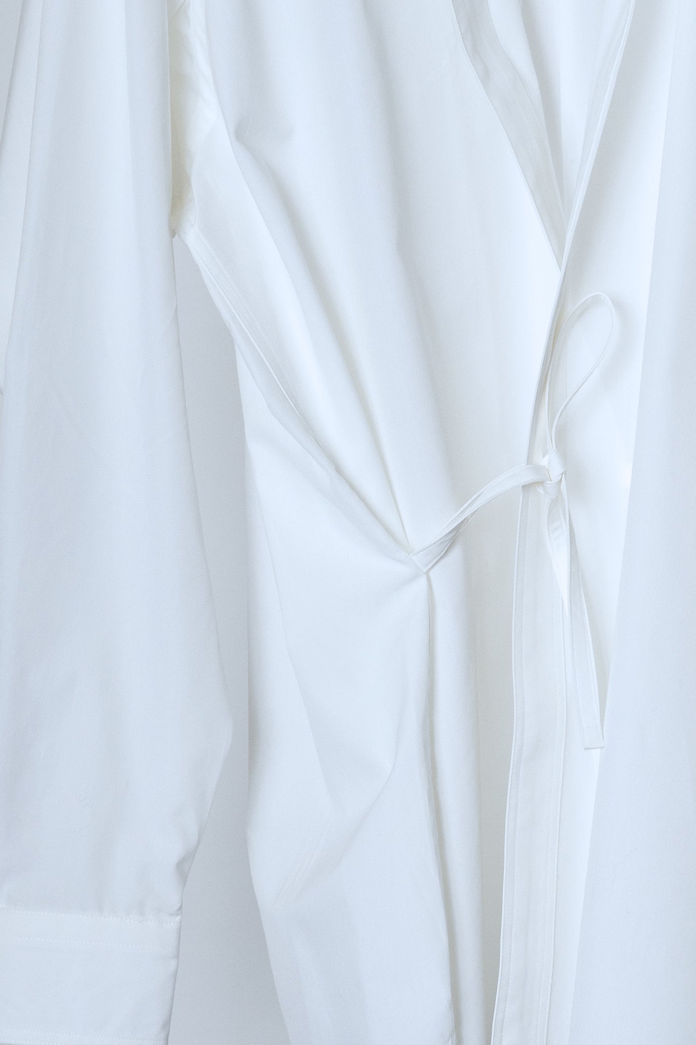 LONG POINT COLLAR DOUGI SHIRT / WHITE