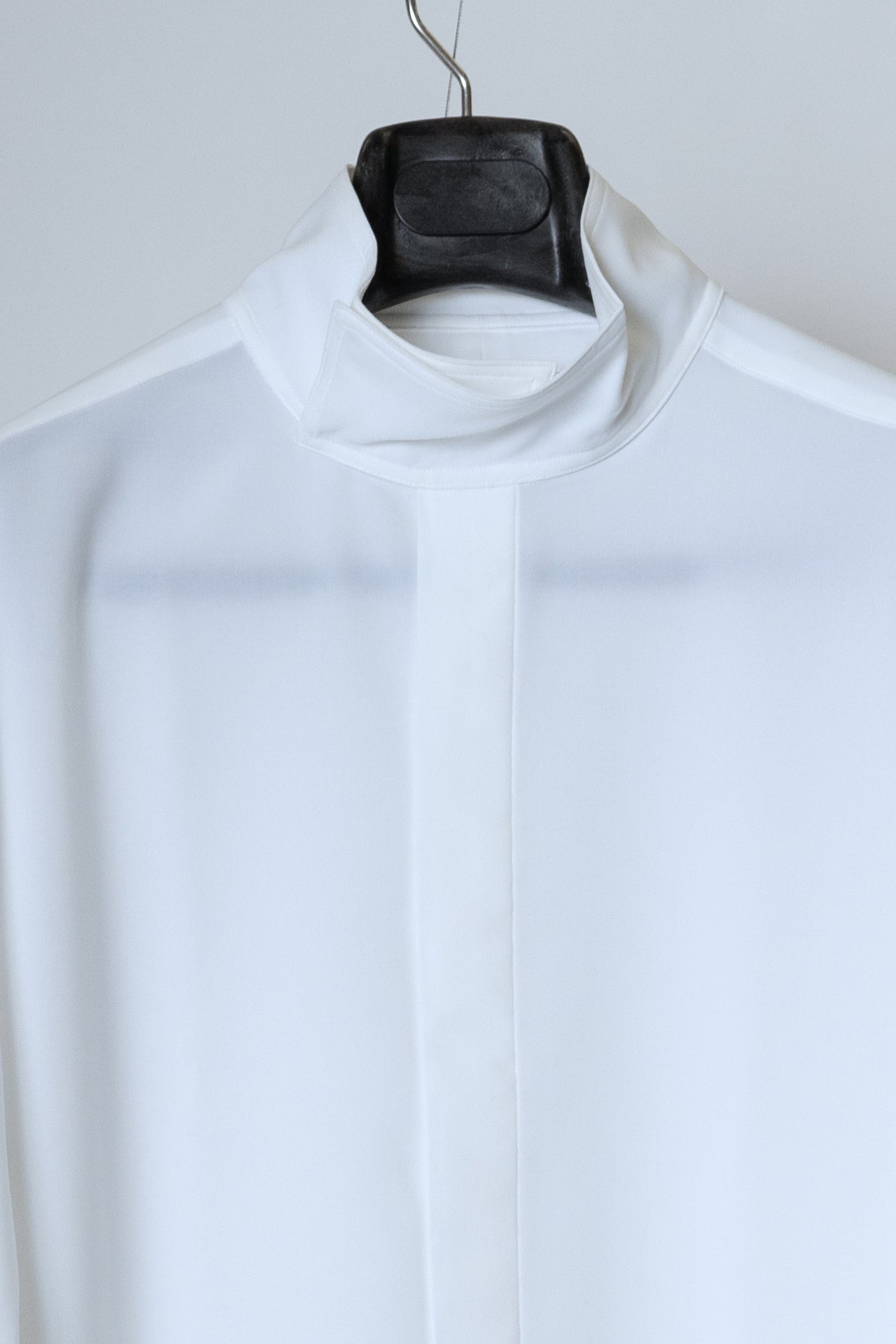 HIGH NECK COLLAR SHIRT / WHITE