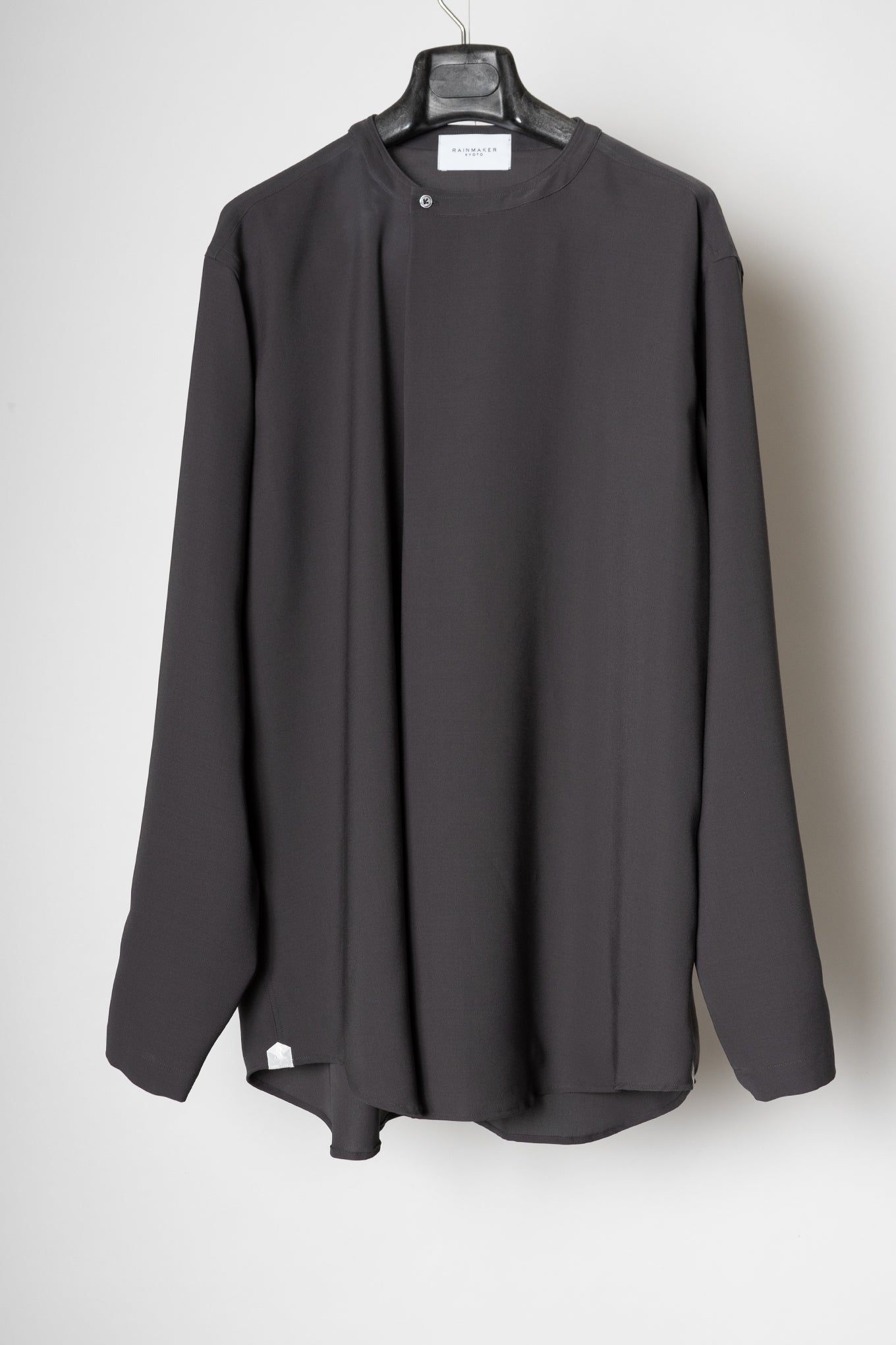 PLEATED SHIRT / CHARCOAL – RAINMAKER KYOTO