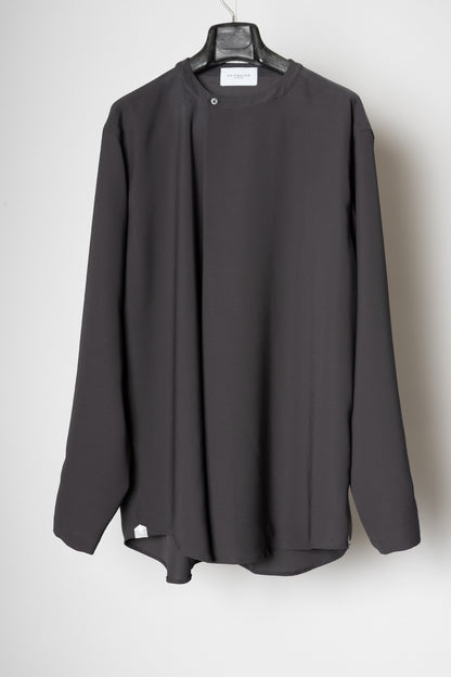 PLEATED SHIRT / CHARCOAL