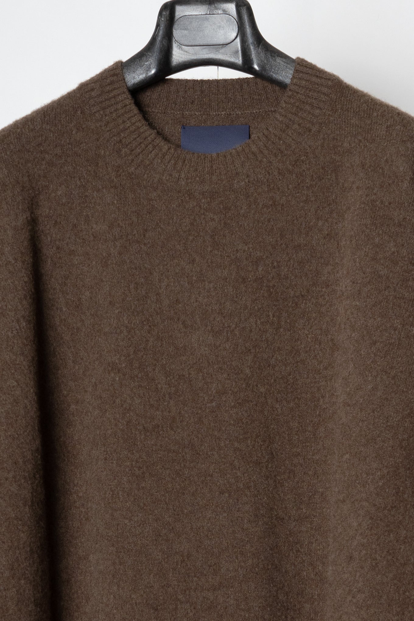 ONESIDE RAGLAN SLEEVE CREW NECK SWEATER / TOP BROWN