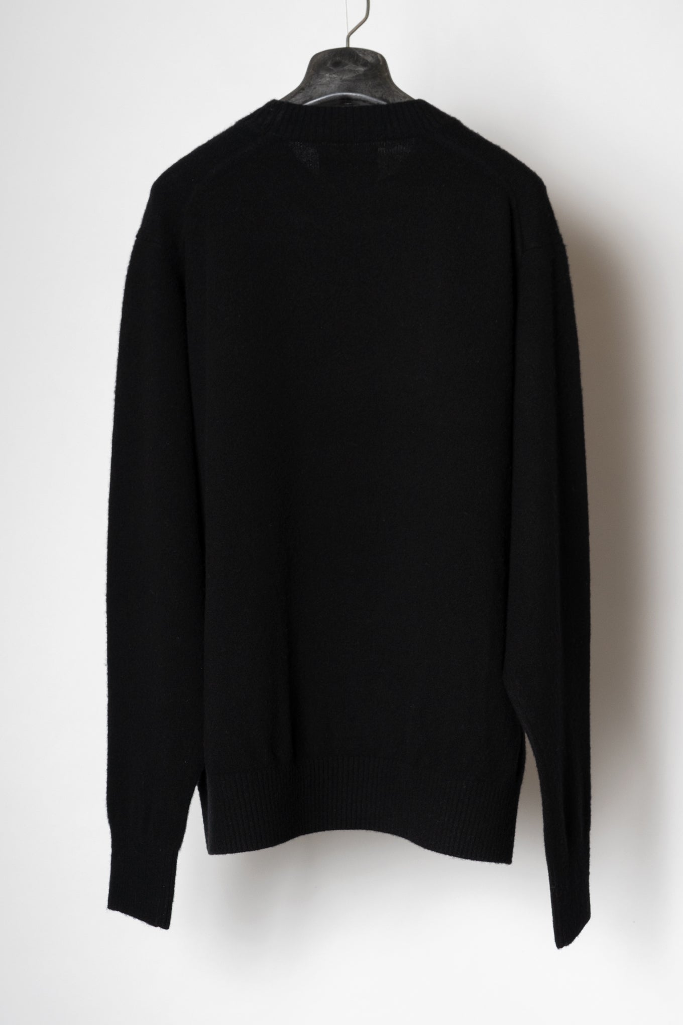 ONESIDE RAGLAN SLEEVE CREW NECK SWEATER / BLACK