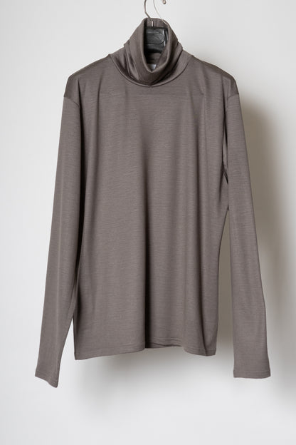 WASHABLE WOOL HIGH NECK SHIRT / TAUPE