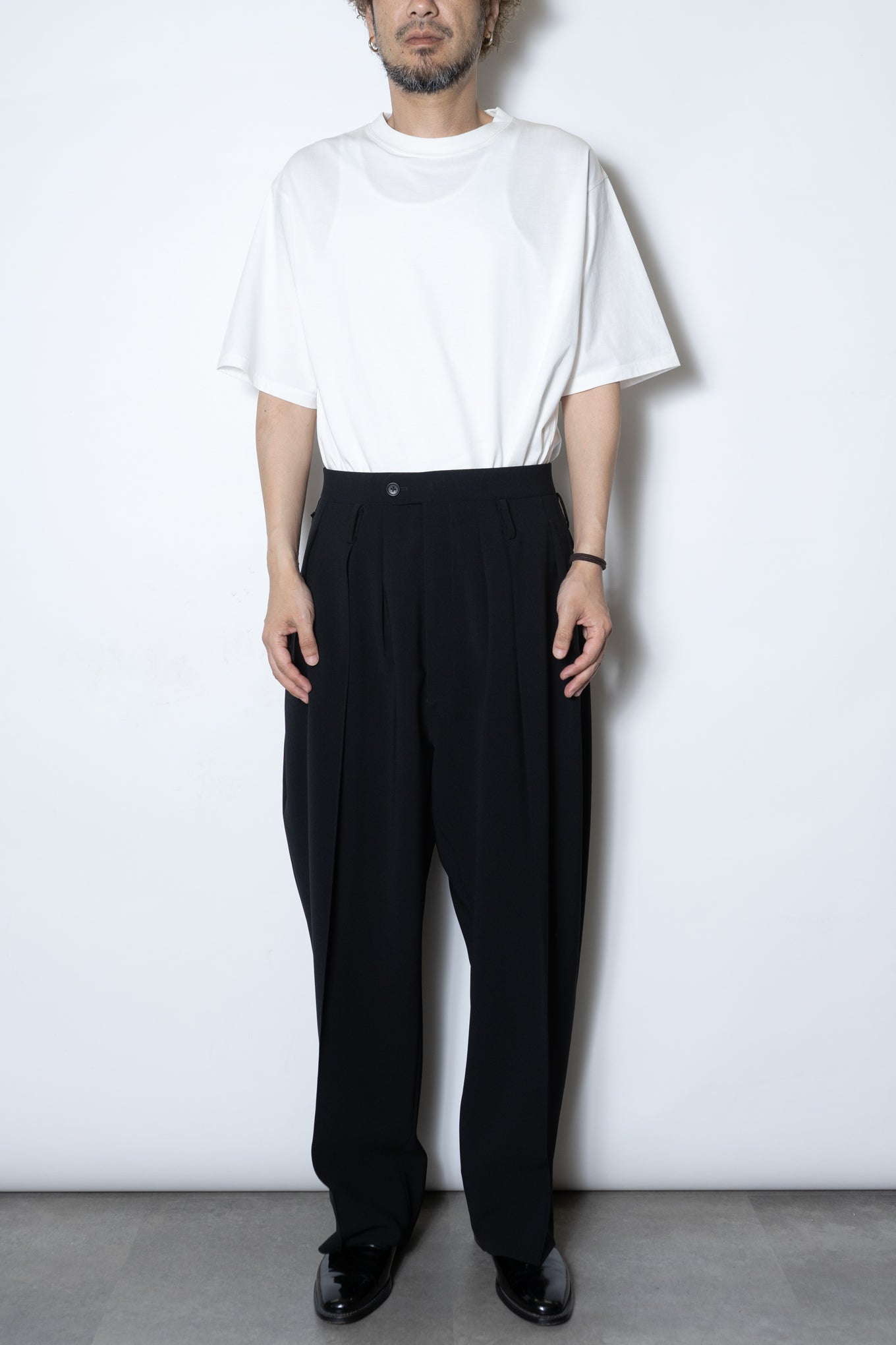 DOUBLE CLOTH 3-PLEATED TROUSERS / BLACK