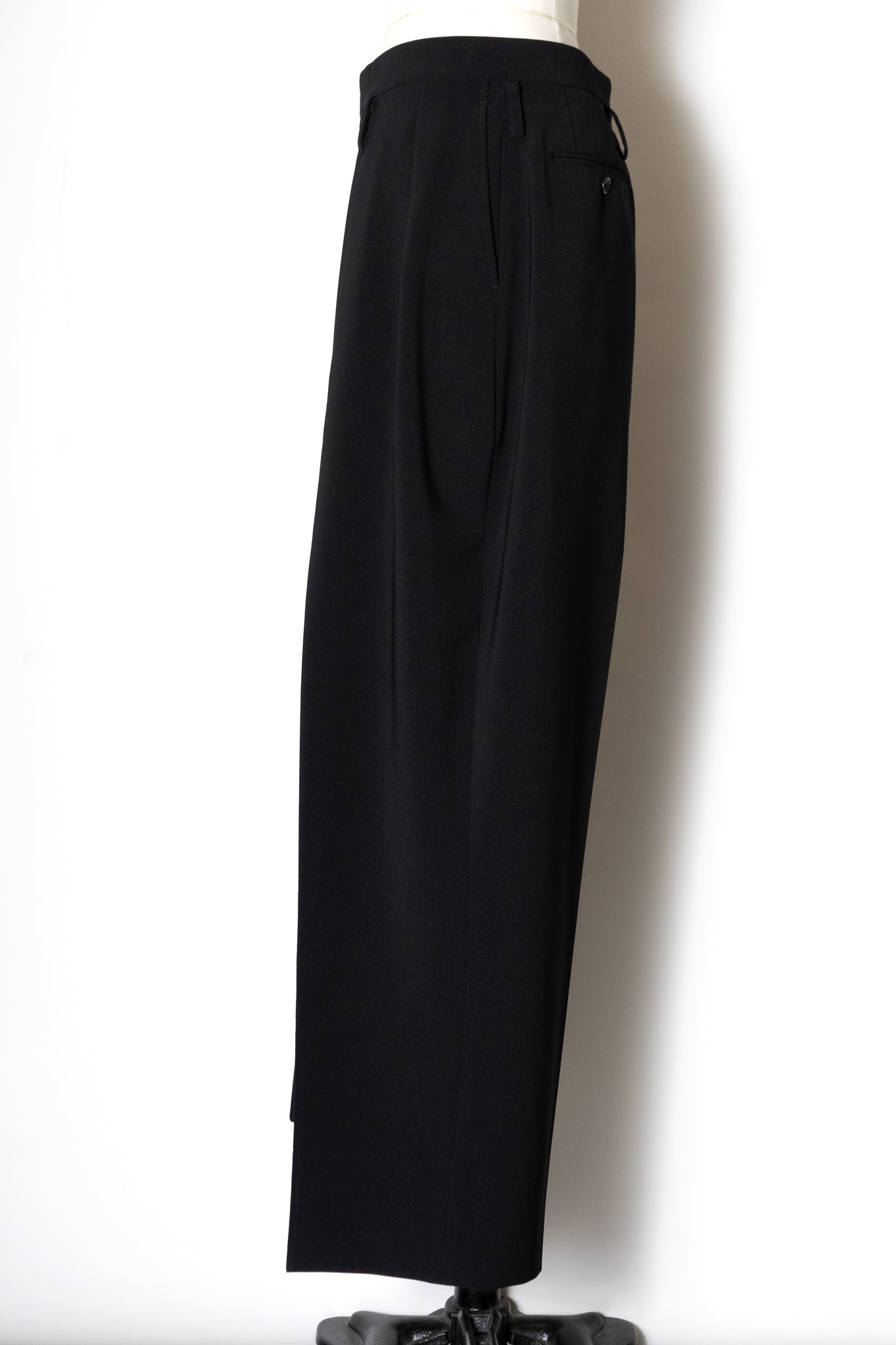 DOUBLE CLOTH 3-PLEATED TROUSERS / BLACK