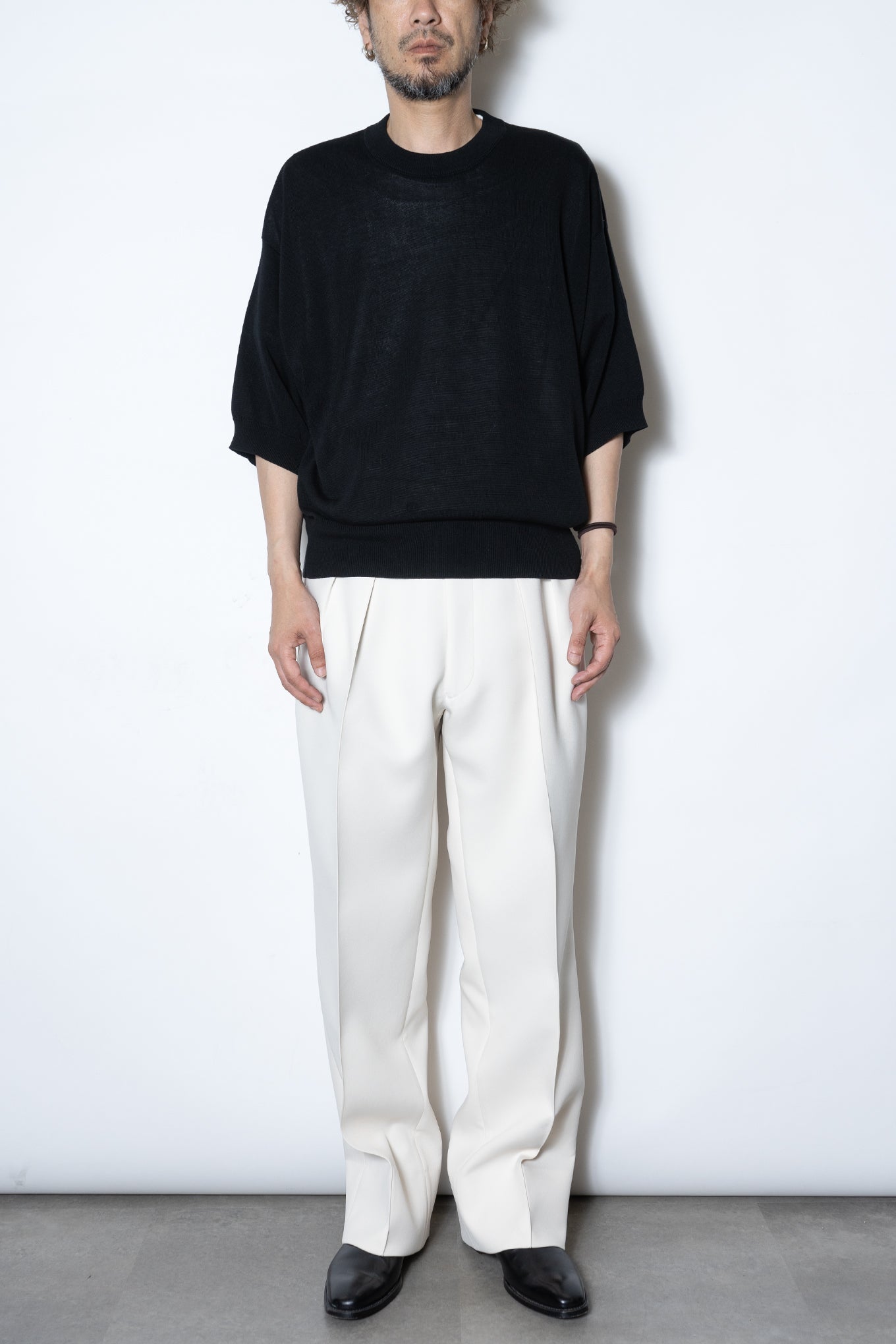 CREW-NECK S/S SWEATER / BLACK