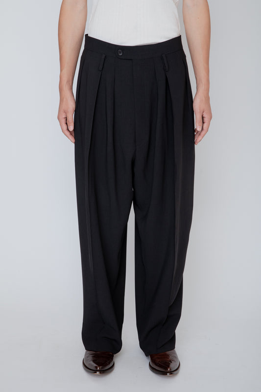 MELANGE TWILL 3-PLEATED TROUSERS / BLACK