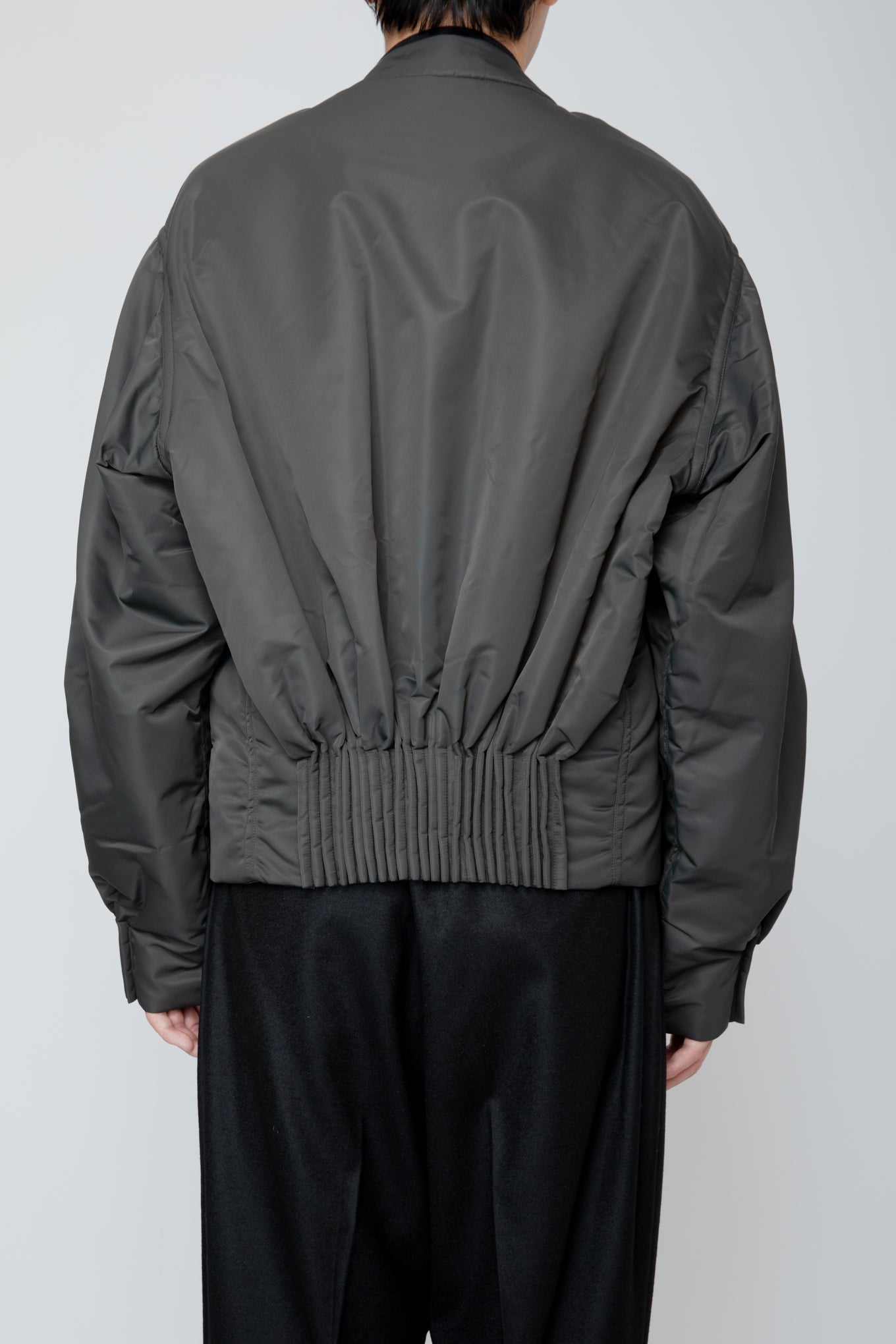BUMPY GATHERED BOMBER JACKET / CHARCOAL