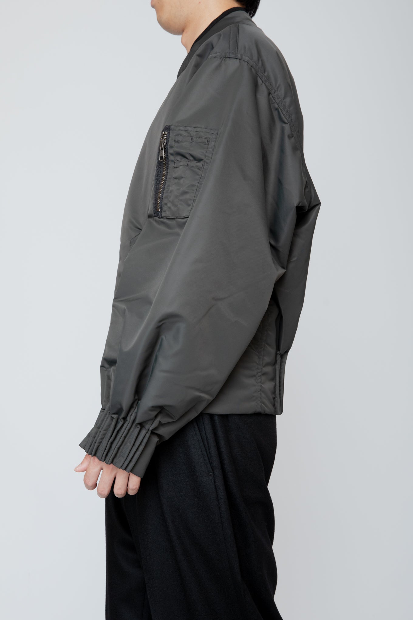 BUMPY GATHERED BOMBER JACKET / CHARCOAL