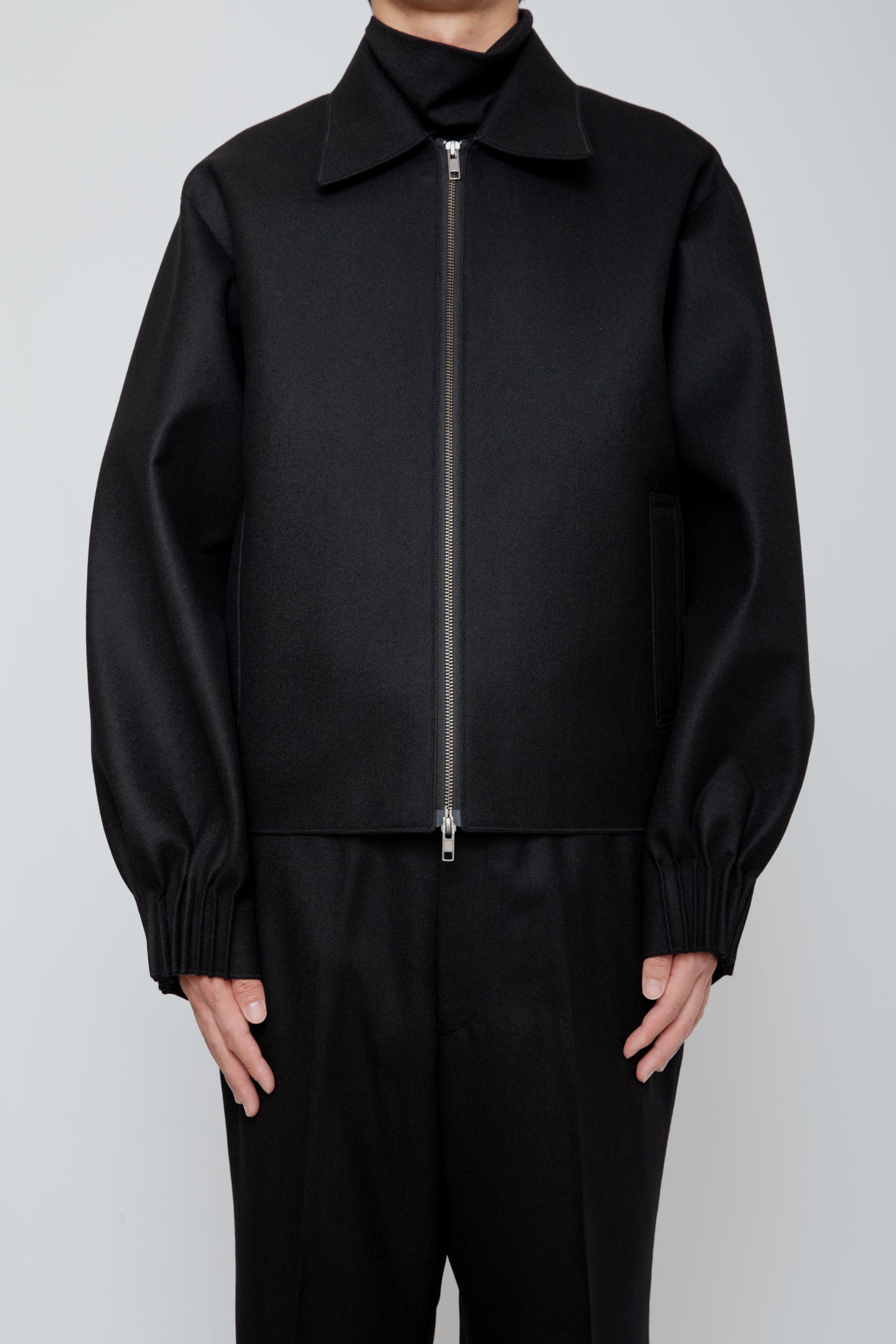 BUMPY GATHERED JACKET / BLACK