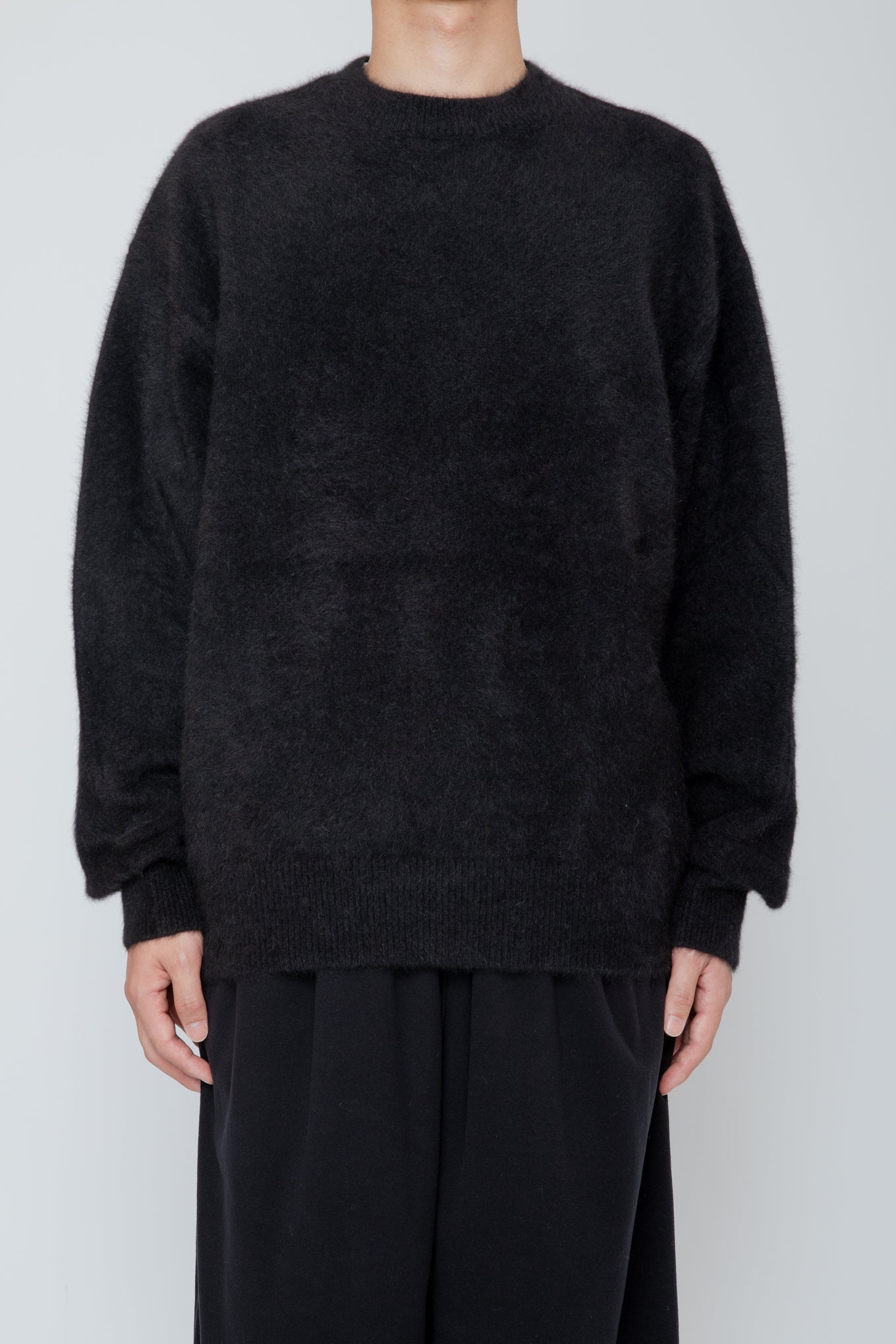 FOX CASHMERE CREW NECK SWEATER / BLACK
