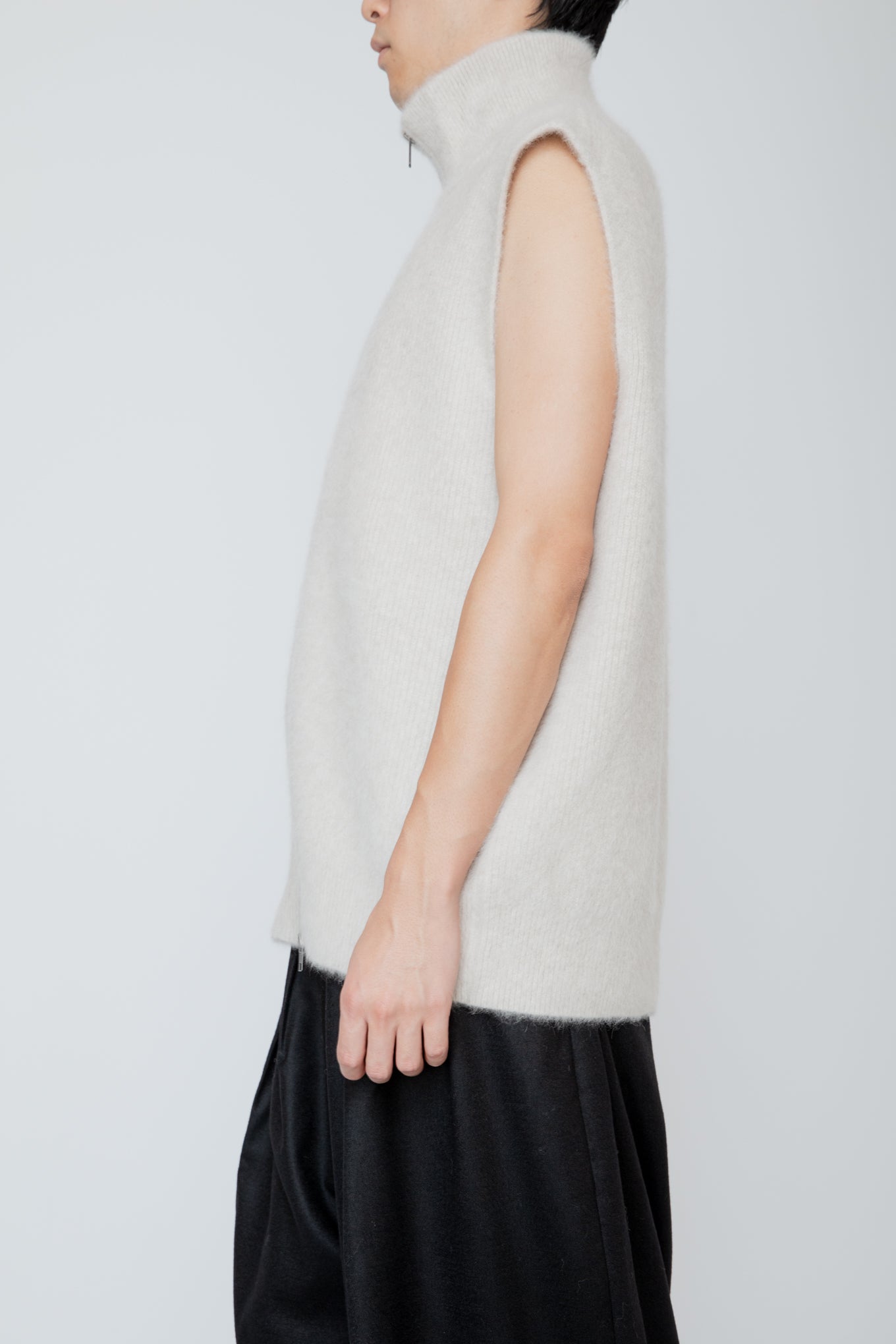 FOX CASHMERE ZIP-UP VEST / IVORY