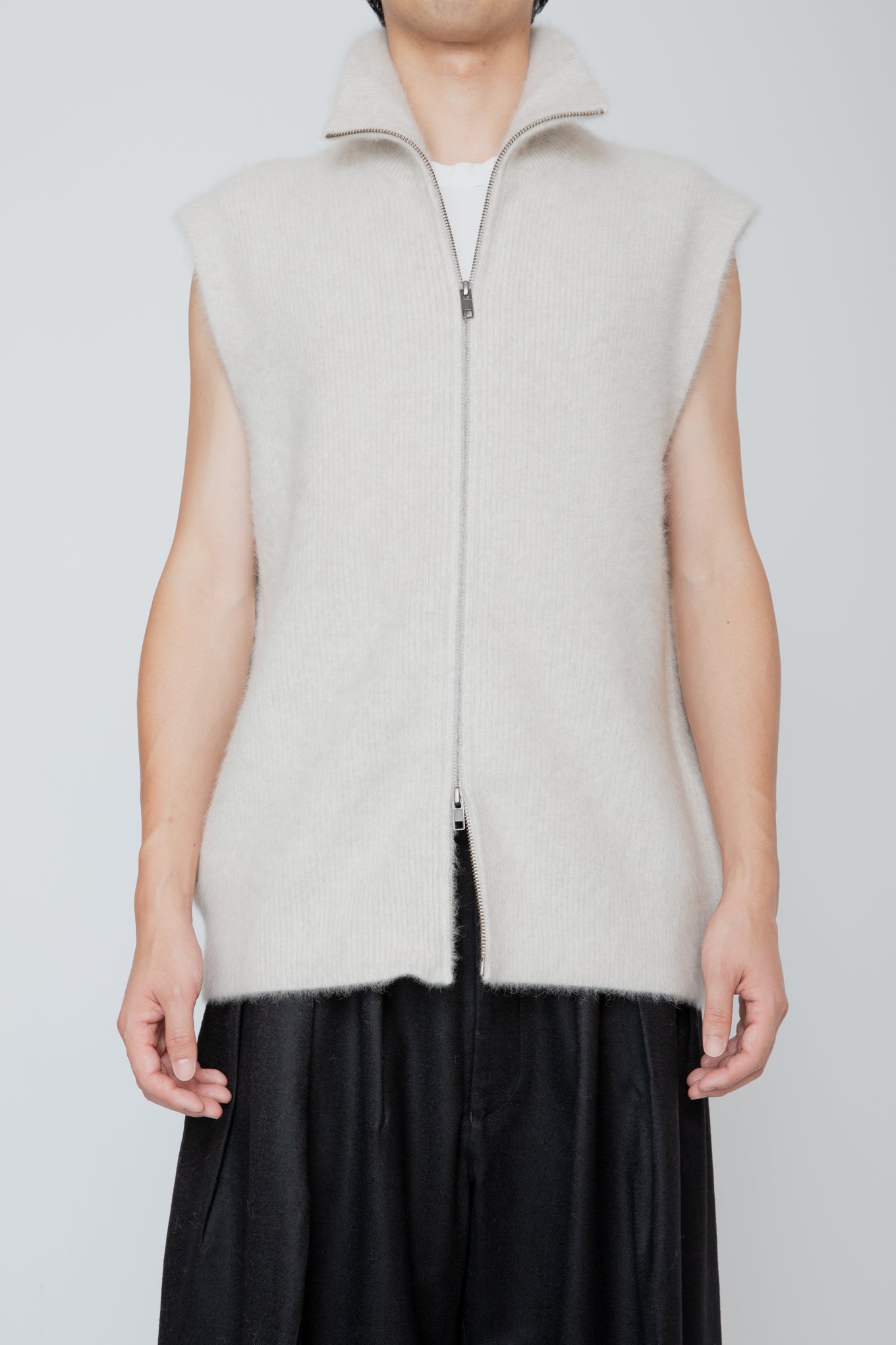 FOX CASHMERE ZIP-UP VEST / IVORY