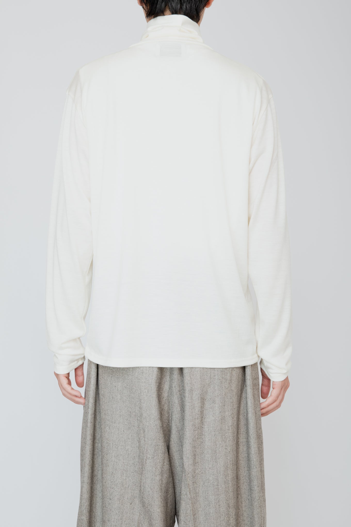 WASHABLE-WOOL HIGH NECK SHIRT / OFF WHITE