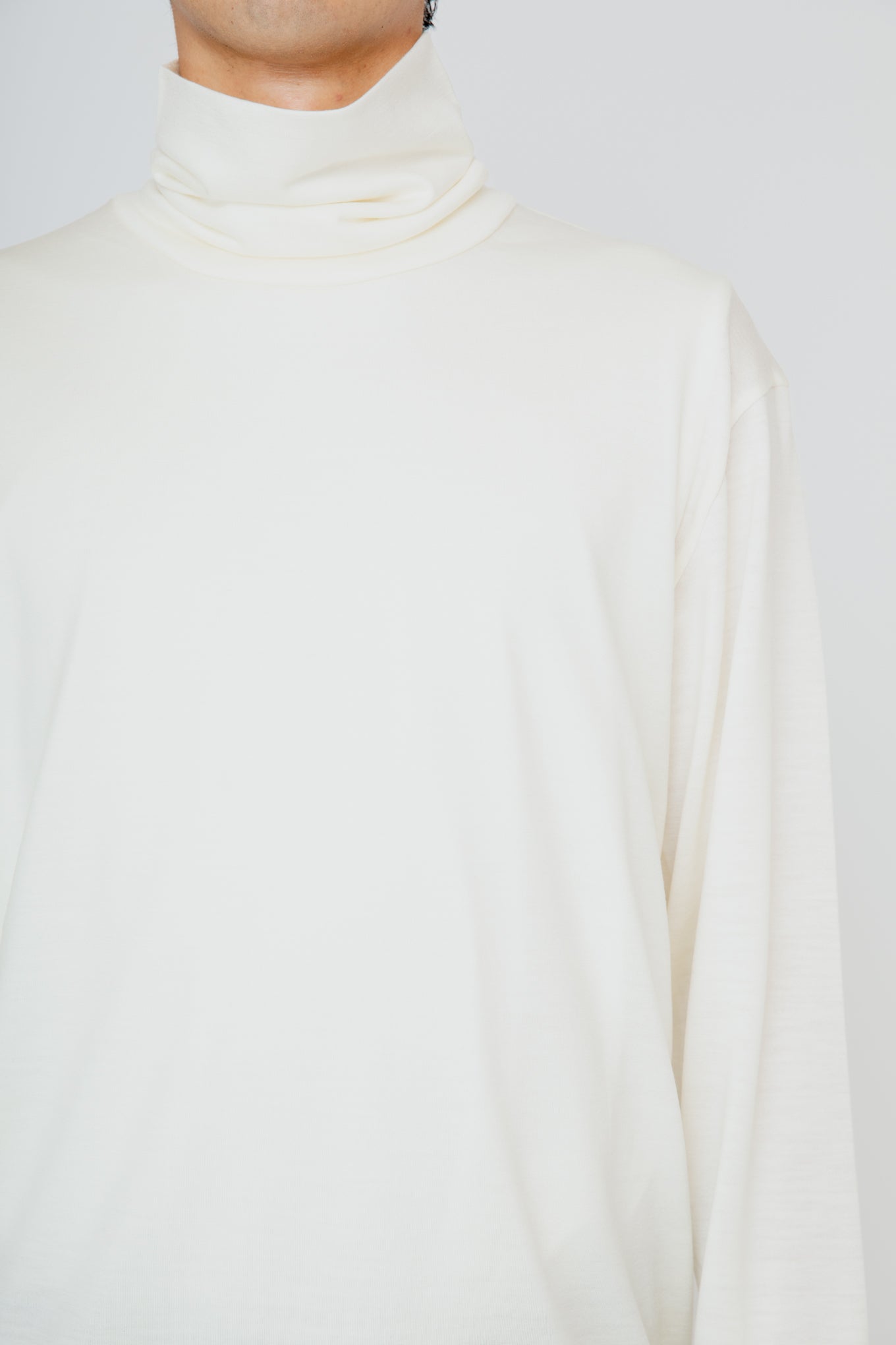 WASHABLE-WOOL HIGH NECK SHIRT / OFF WHITE