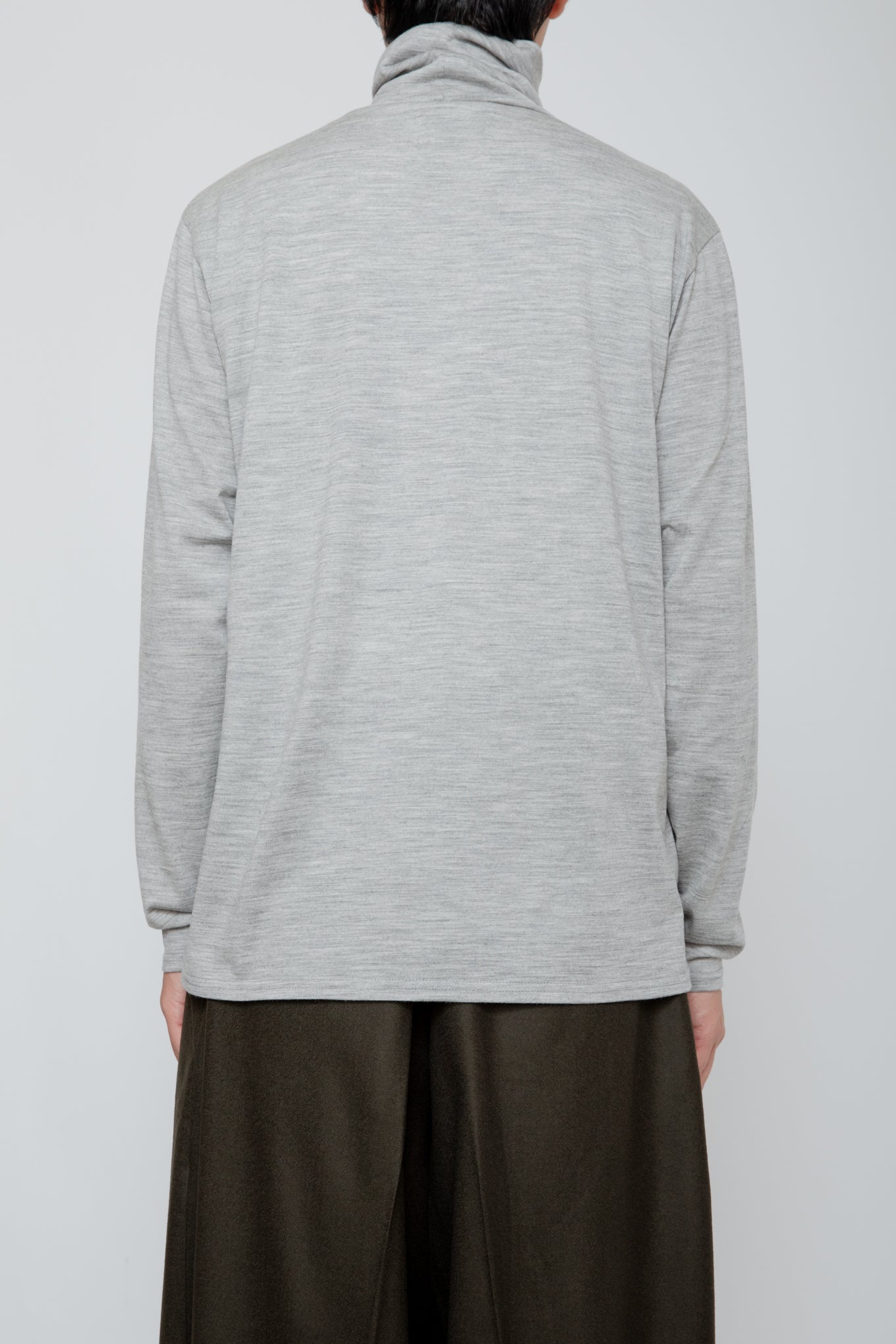 WASHABLE-WOOL HIGH NECK SHIRT / TOP GRAY