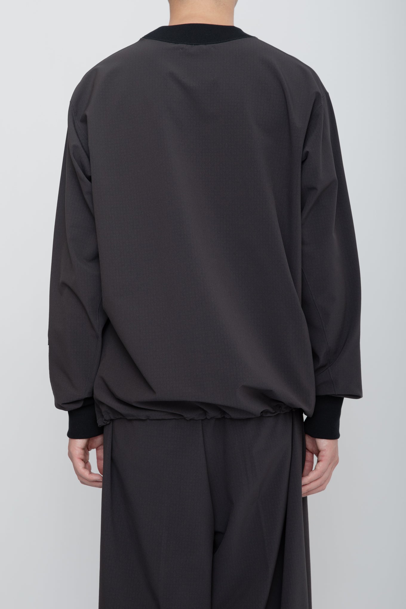 VOYAGER PULLOVER /  CHARCOAL